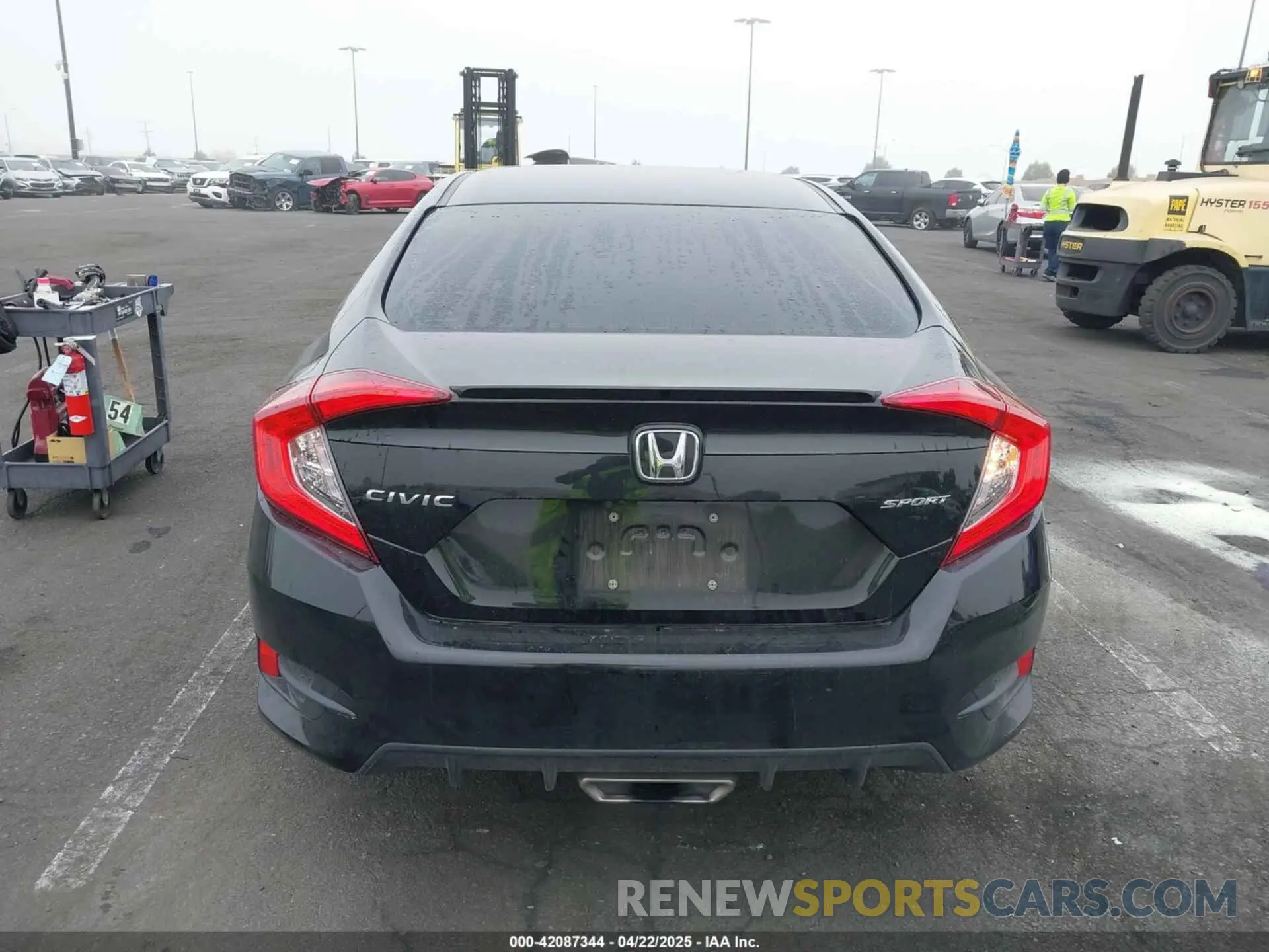 17 Photograph of a damaged car 2HGFC2F84LH535070 HONDA CIVIC 2020