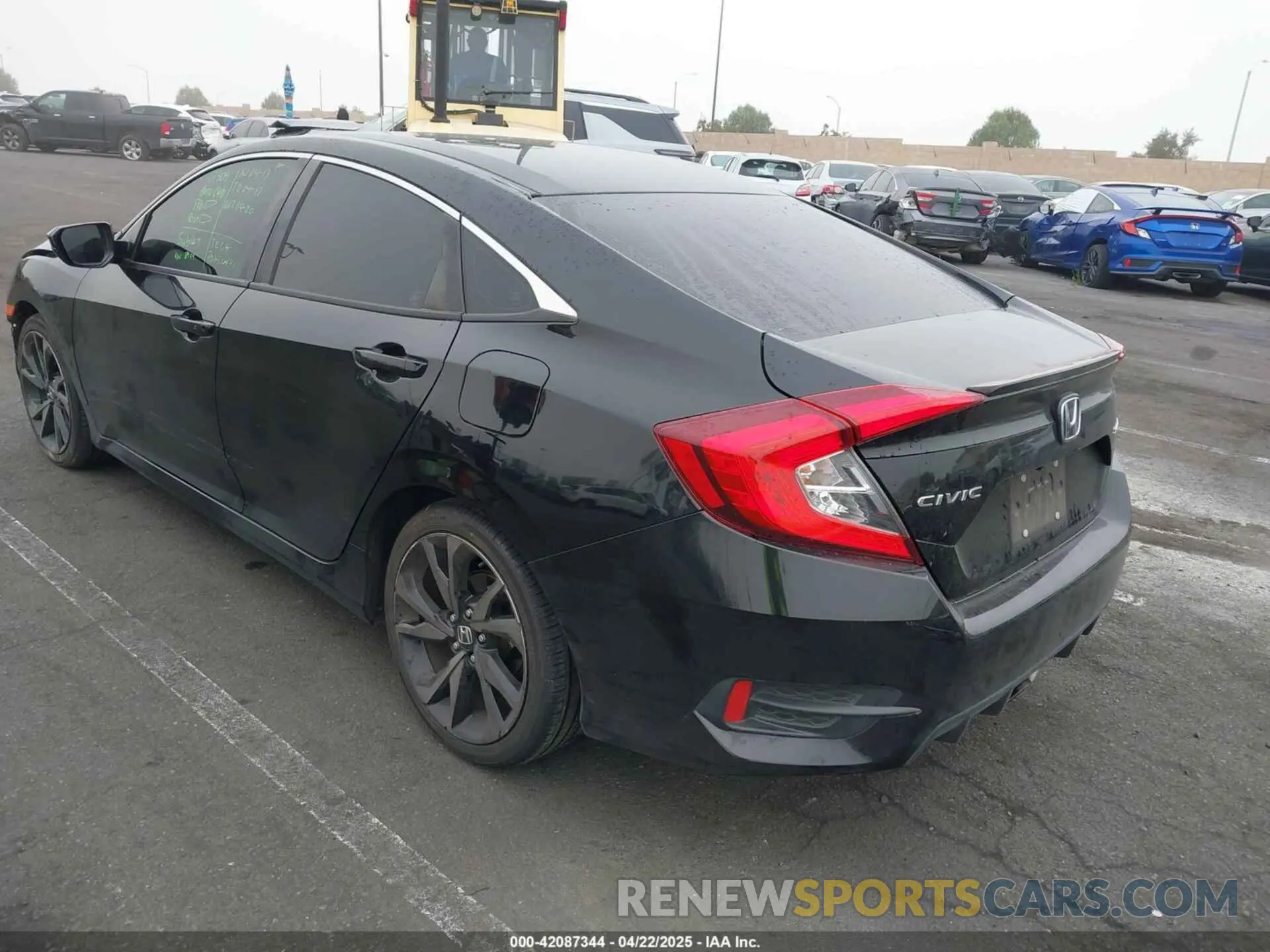 3 Photograph of a damaged car 2HGFC2F84LH535070 HONDA CIVIC 2020