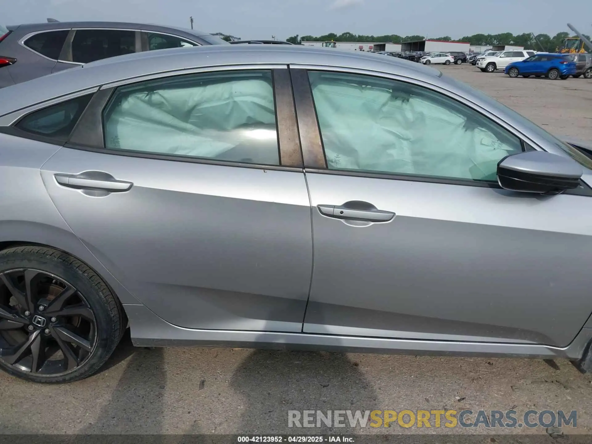13 Photograph of a damaged car 2HGFC2F85LH565288 HONDA CIVIC 2020