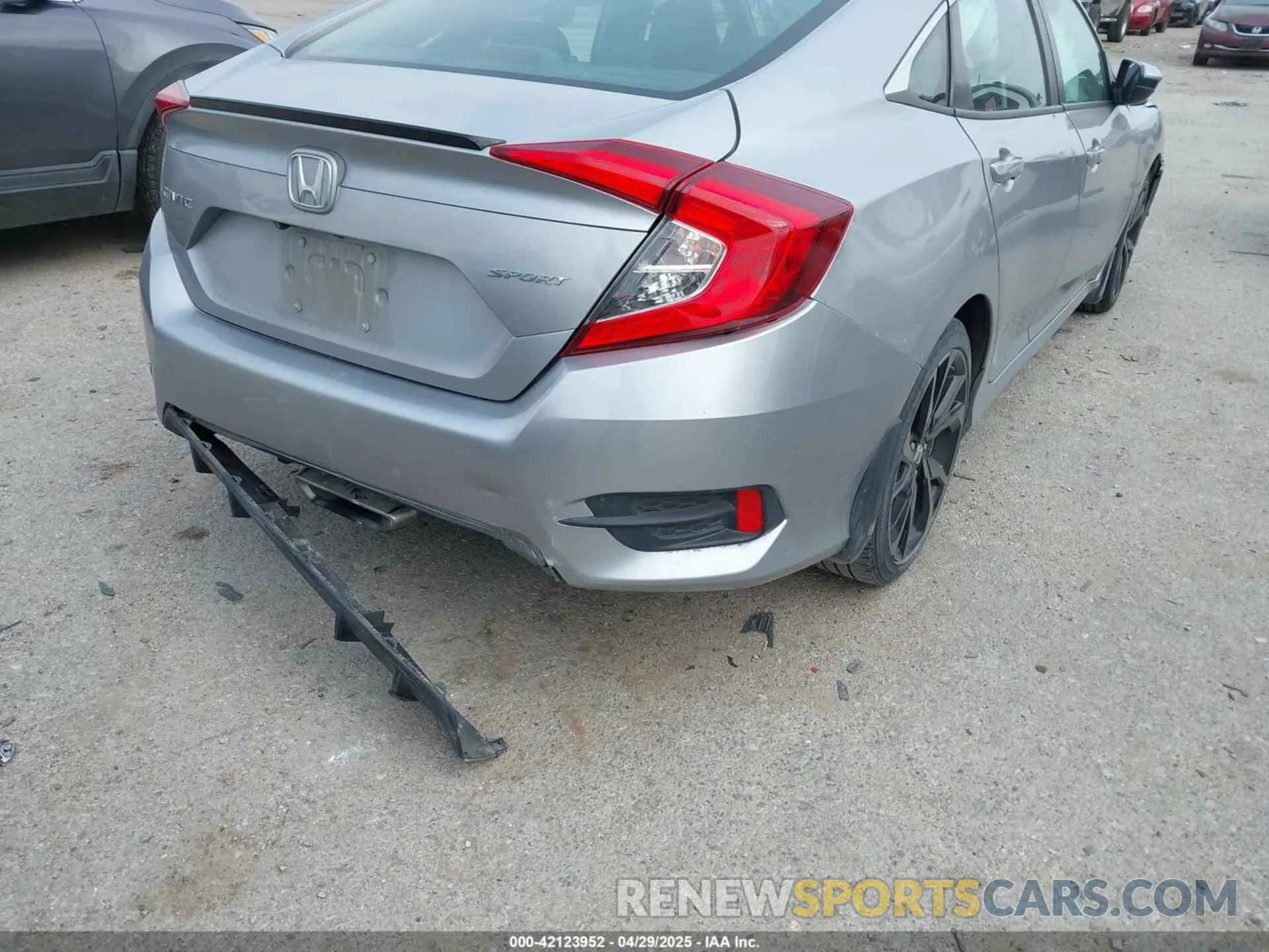17 Photograph of a damaged car 2HGFC2F85LH565288 HONDA CIVIC 2020