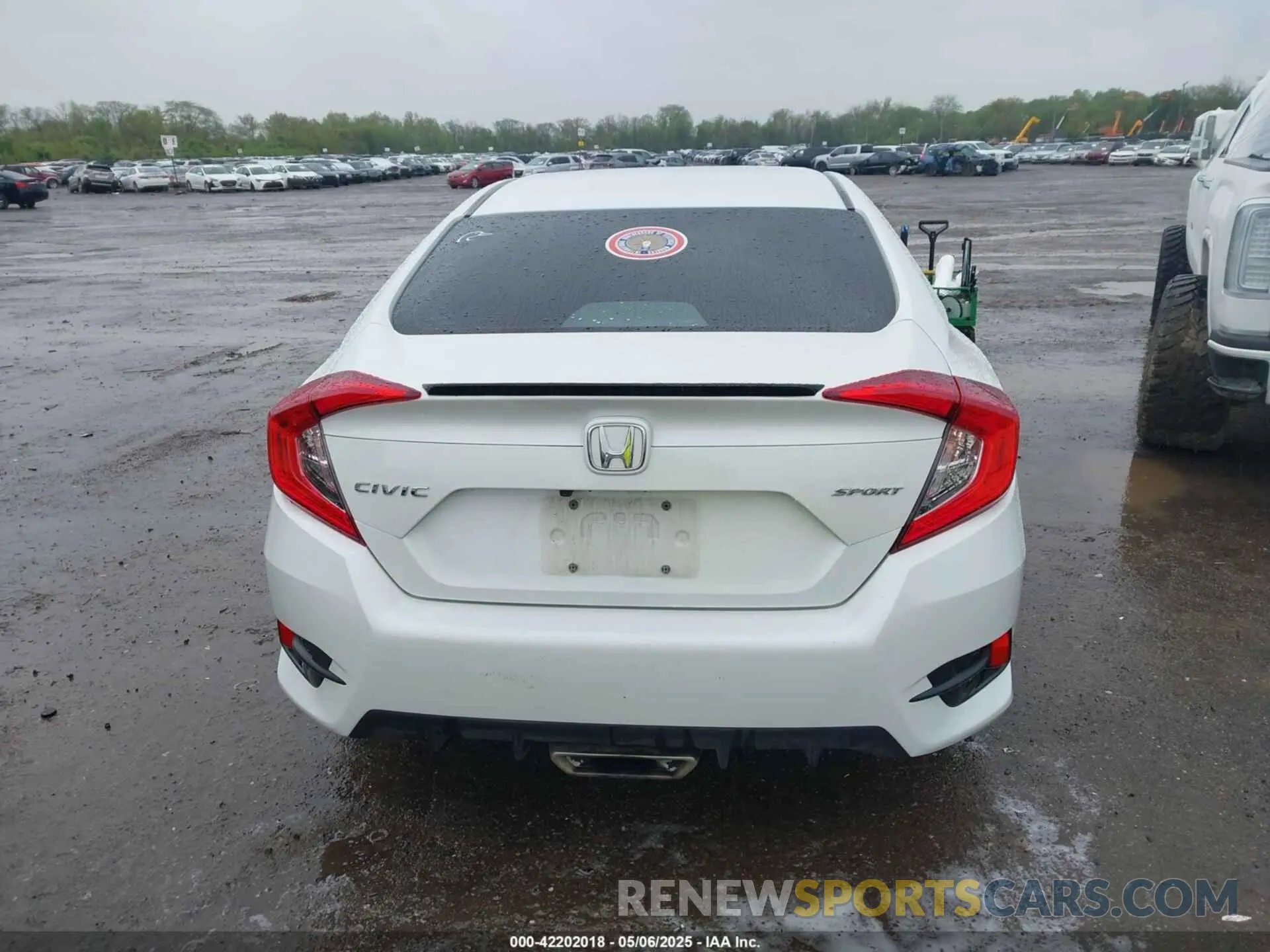 16 Photograph of a damaged car 2HGFC2F87LH532180 HONDA CIVIC 2020