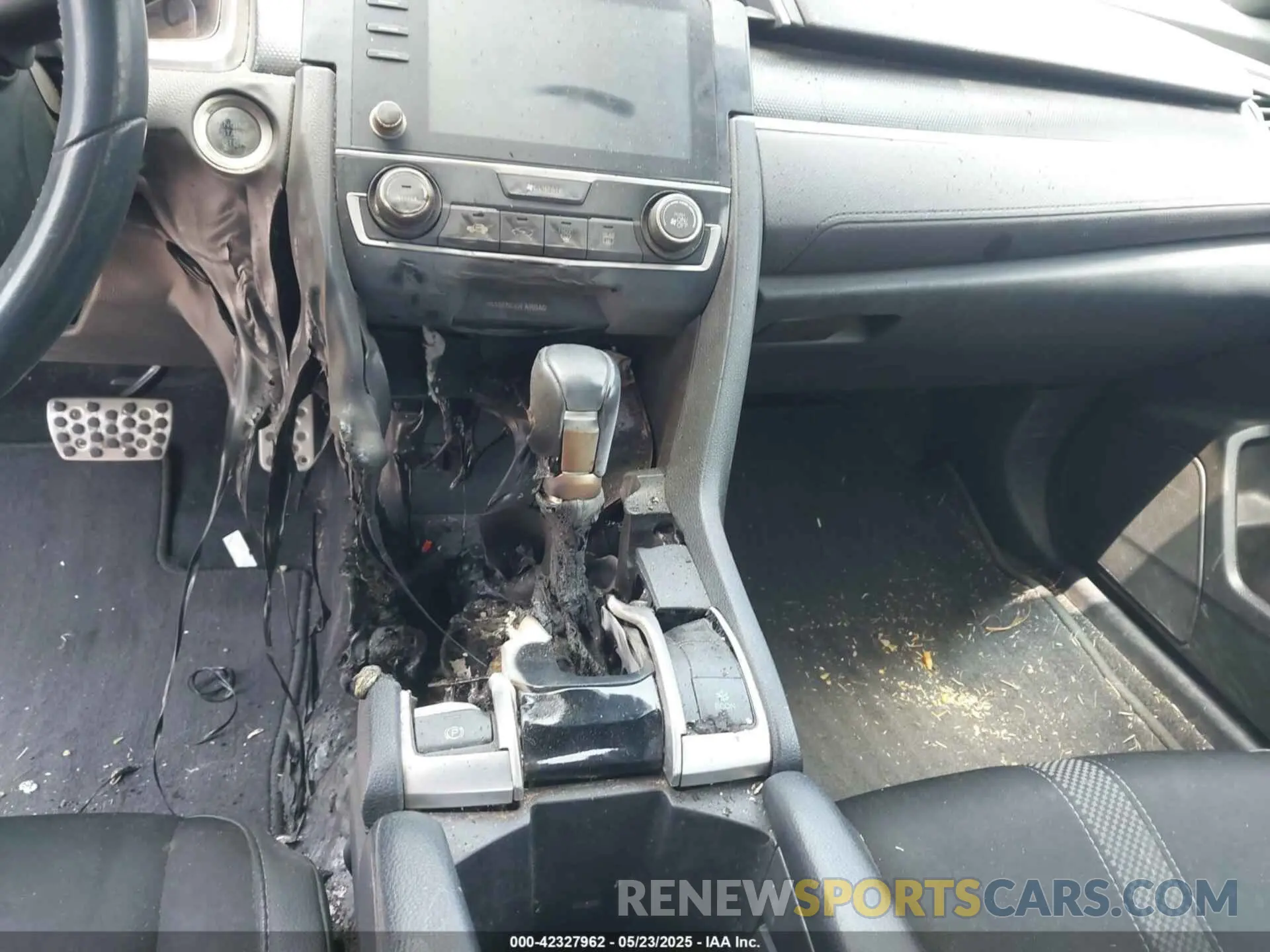 6 Photograph of a damaged car 2HGFC2F87LH564806 HONDA CIVIC 2020