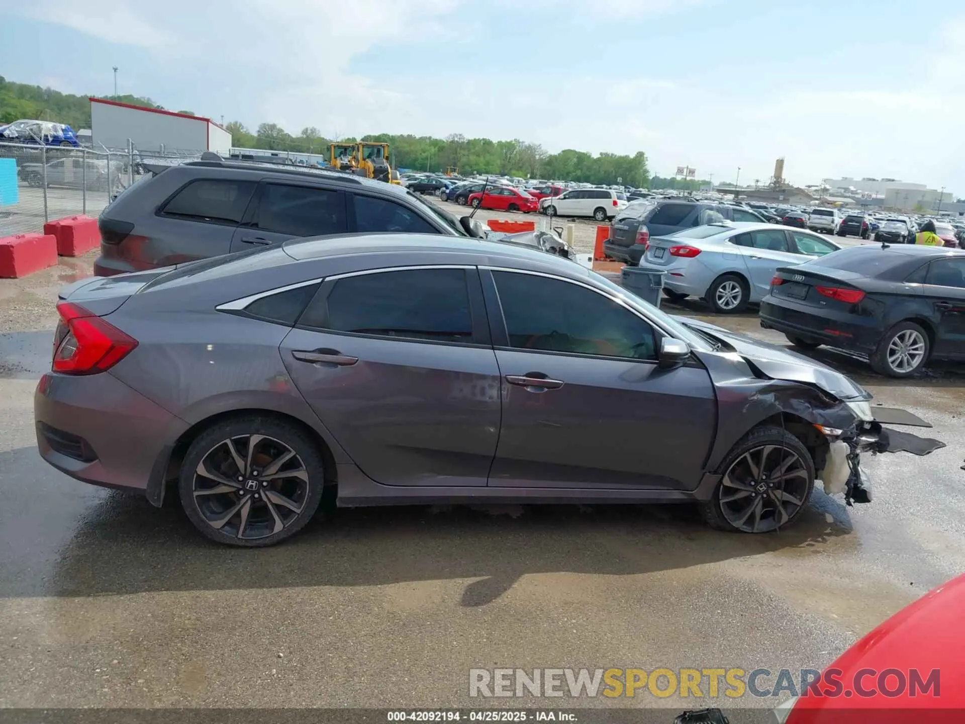 13 Photograph of a damaged car 2HGFC2F89LH531726 HONDA CIVIC 2020