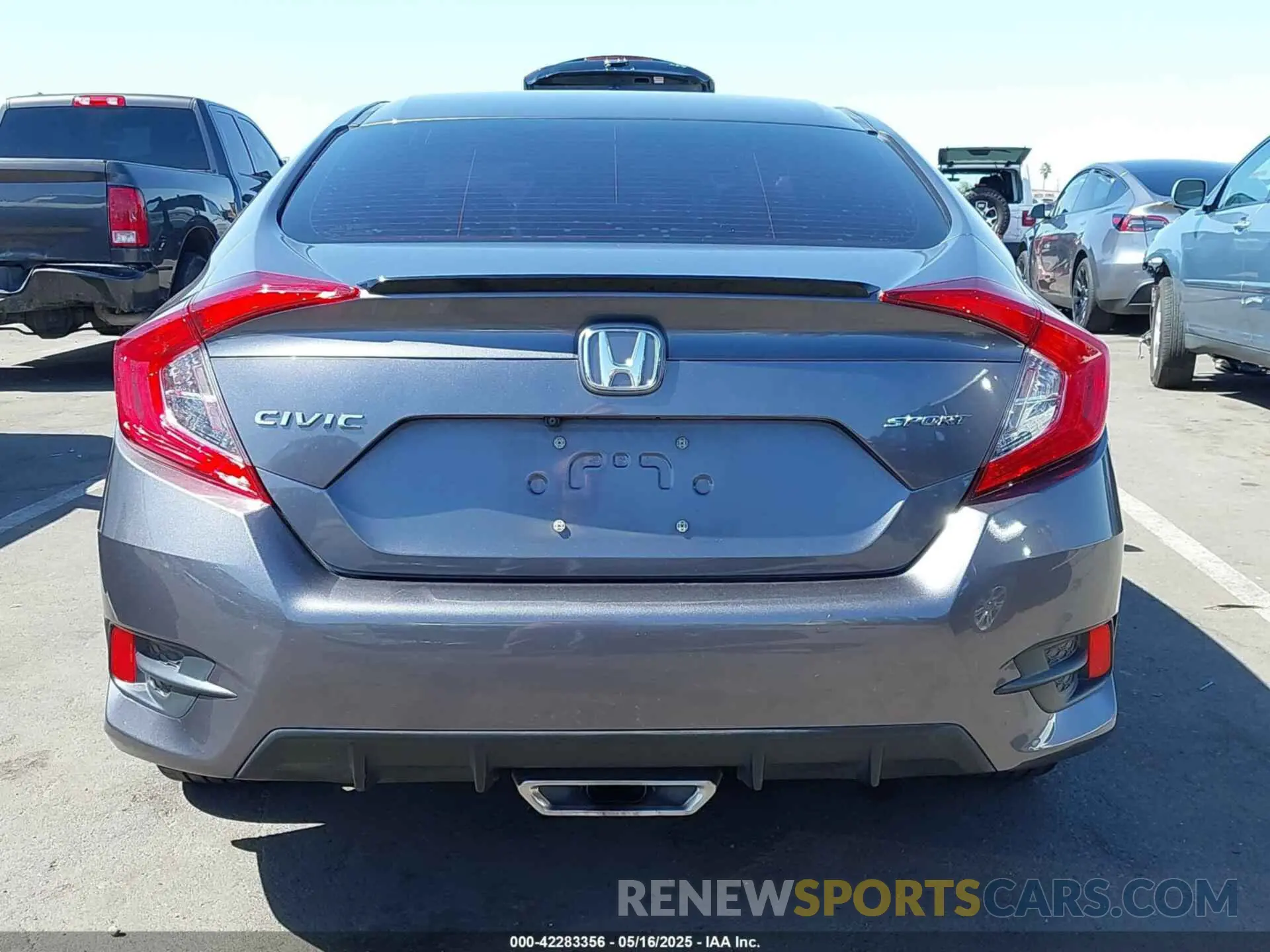 17 Photograph of a damaged car 2HGFC2F89LH590405 HONDA CIVIC 2020