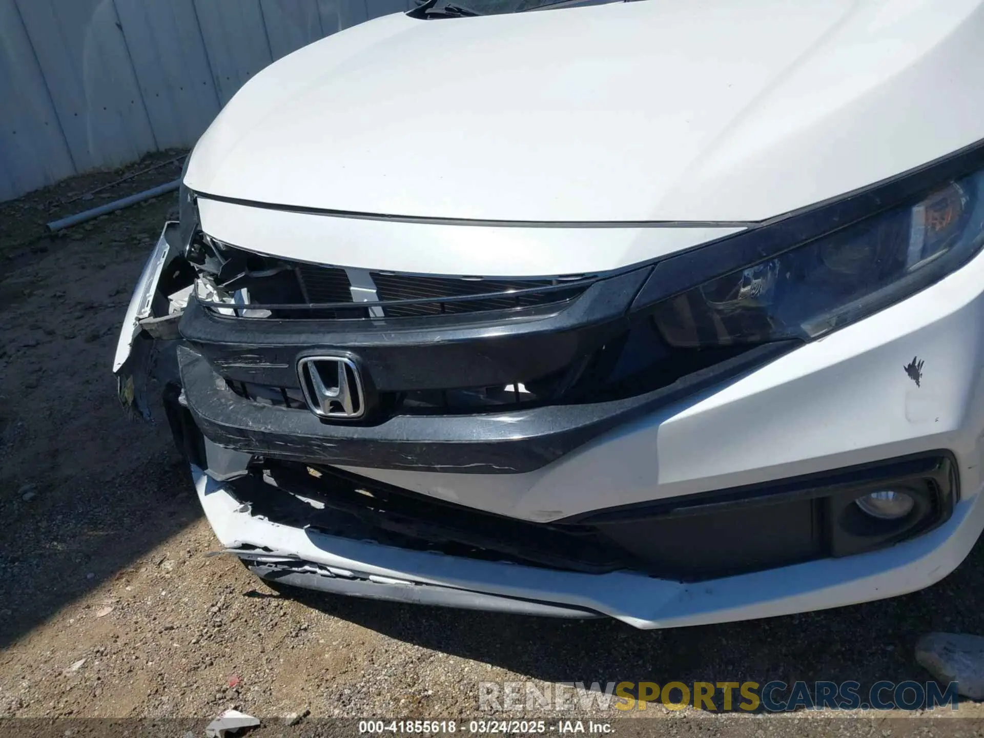 18 Photograph of a damaged car 2HGFC2F8XLH570437 HONDA CIVIC 2020
