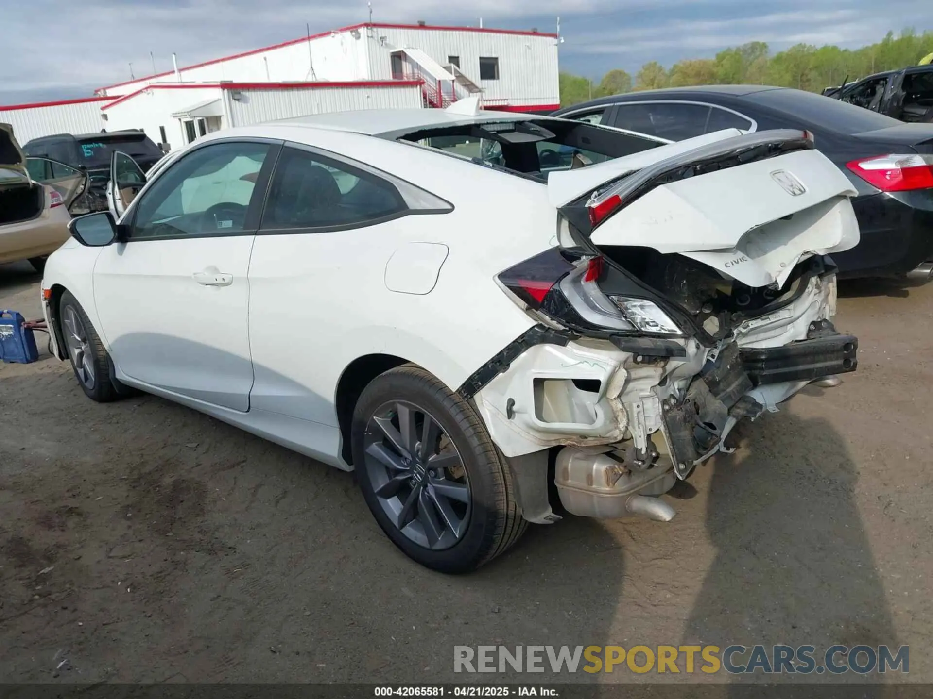3 Фотография поврежденного автомобиля 2HGFC3B38LH350018 HONDA CIVIC 2020