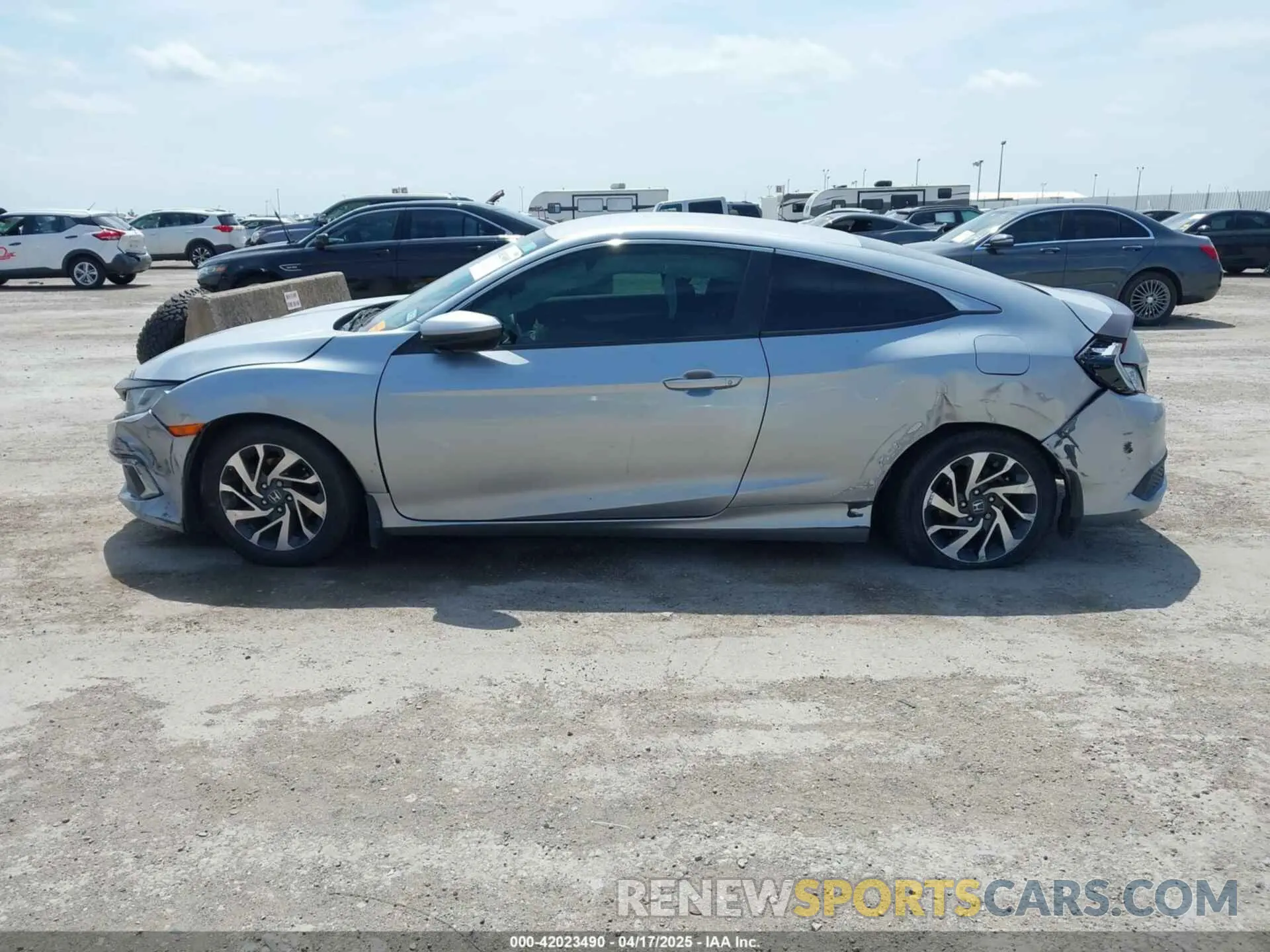 14 Photograph of a damaged car 2HGFC4B68LH302745 HONDA CIVIC 2020