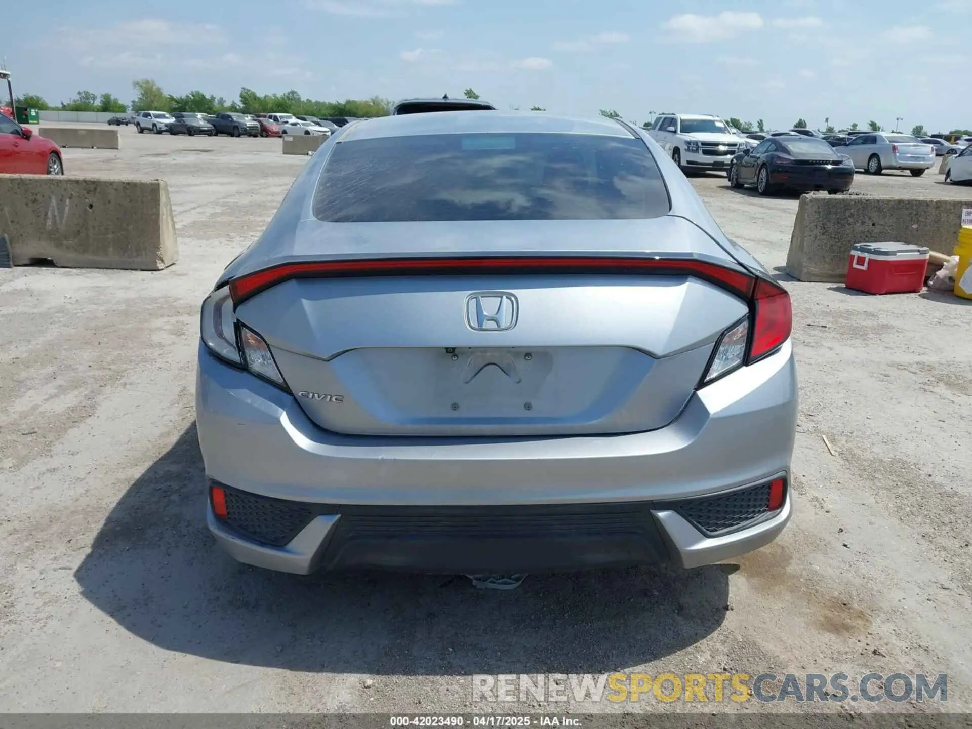 16 Photograph of a damaged car 2HGFC4B68LH302745 HONDA CIVIC 2020