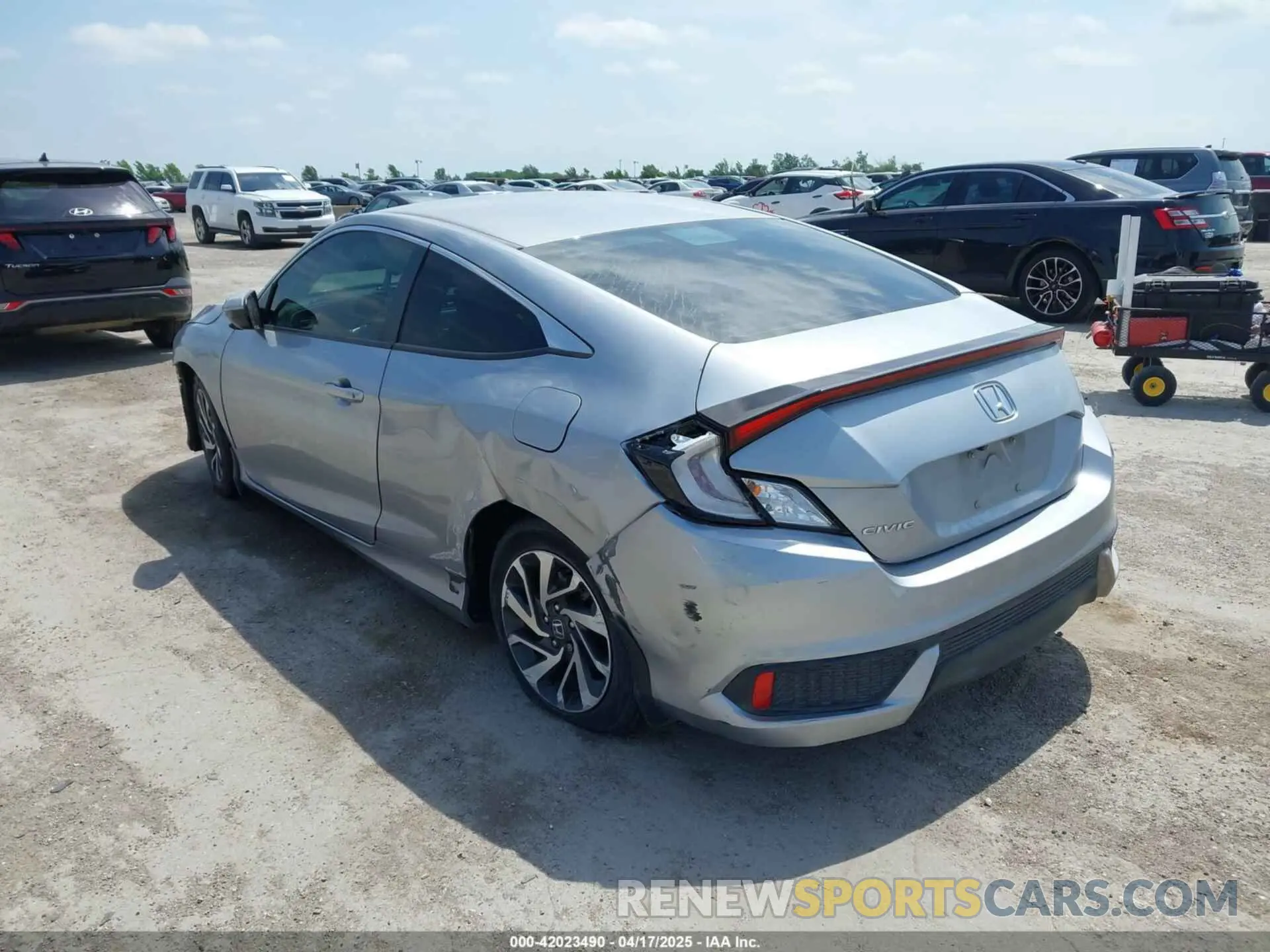 3 Photograph of a damaged car 2HGFC4B68LH302745 HONDA CIVIC 2020