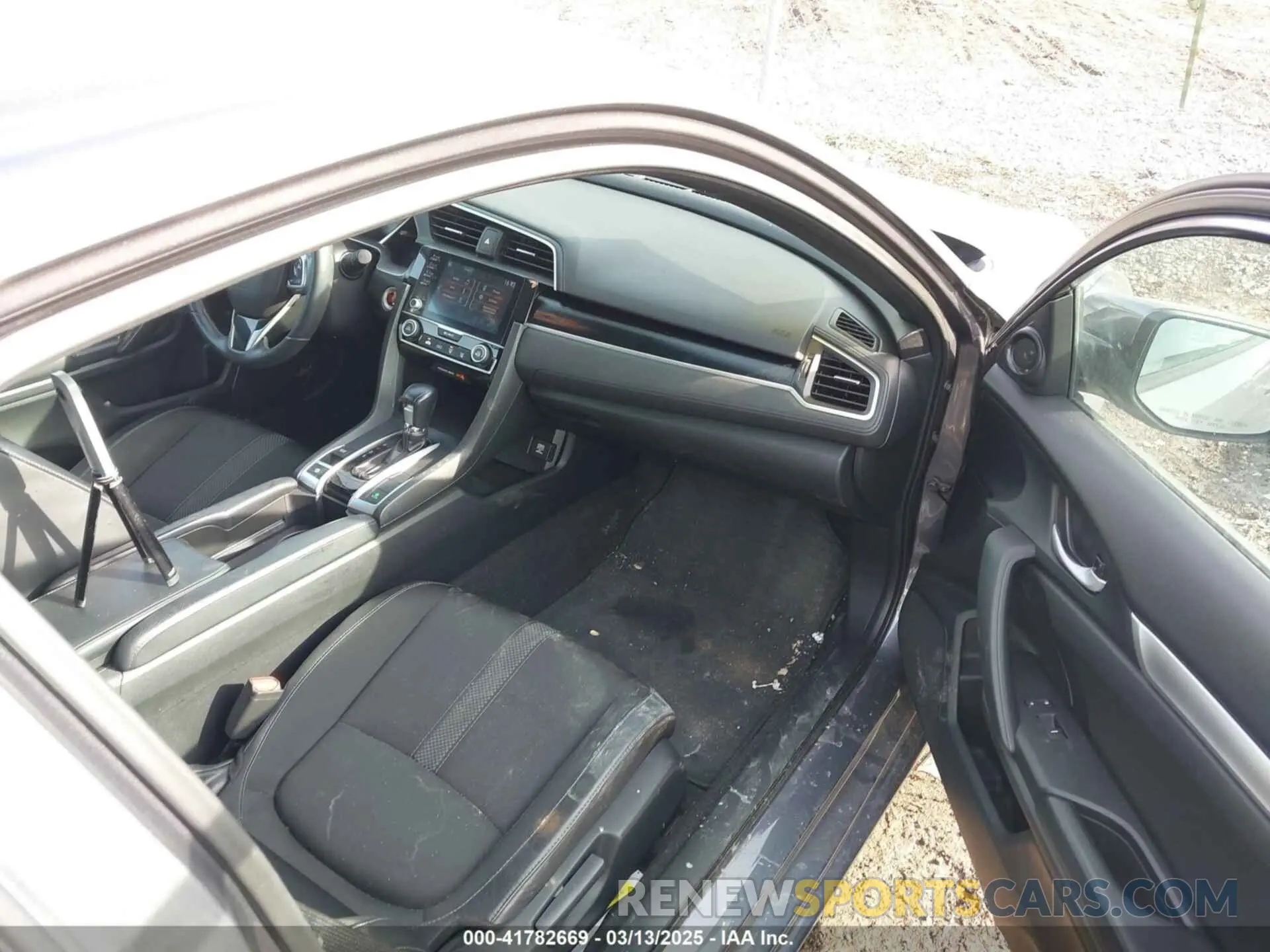 5 Photograph of a damaged car 2HGFC4B80LH302143 HONDA CIVIC 2020