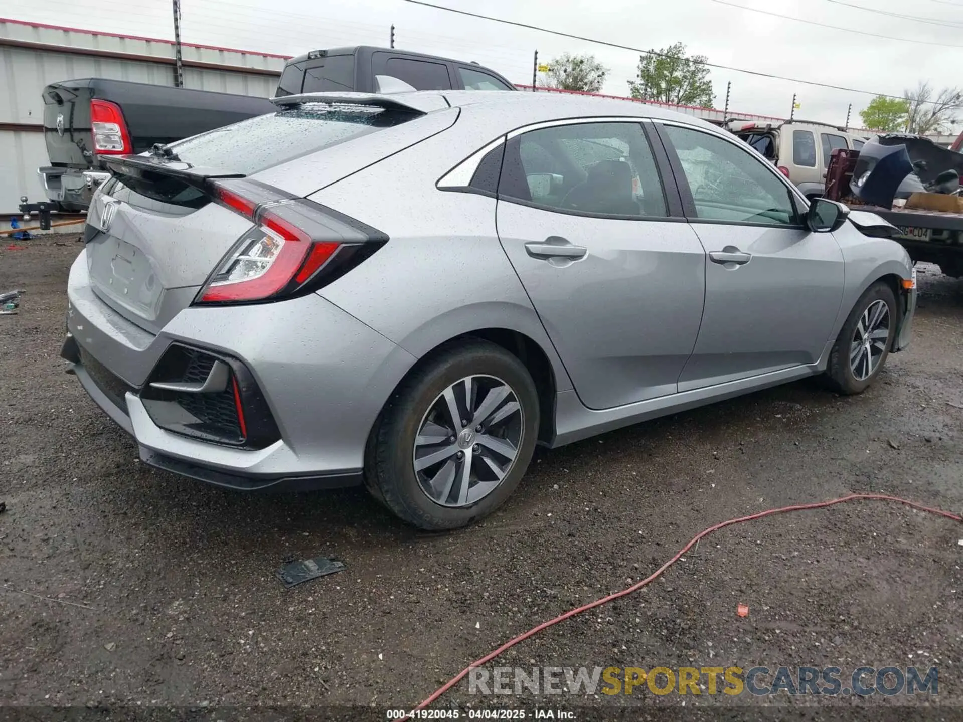 4 Photograph of a damaged car SHHFK7H38LU409783 HONDA CIVIC 2020