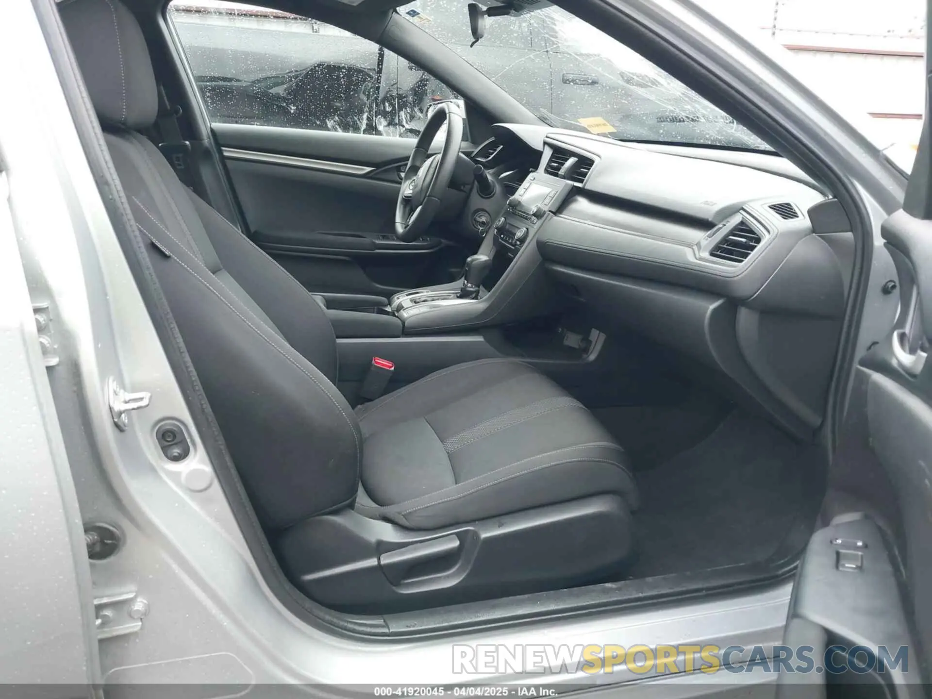 5 Photograph of a damaged car SHHFK7H38LU409783 HONDA CIVIC 2020