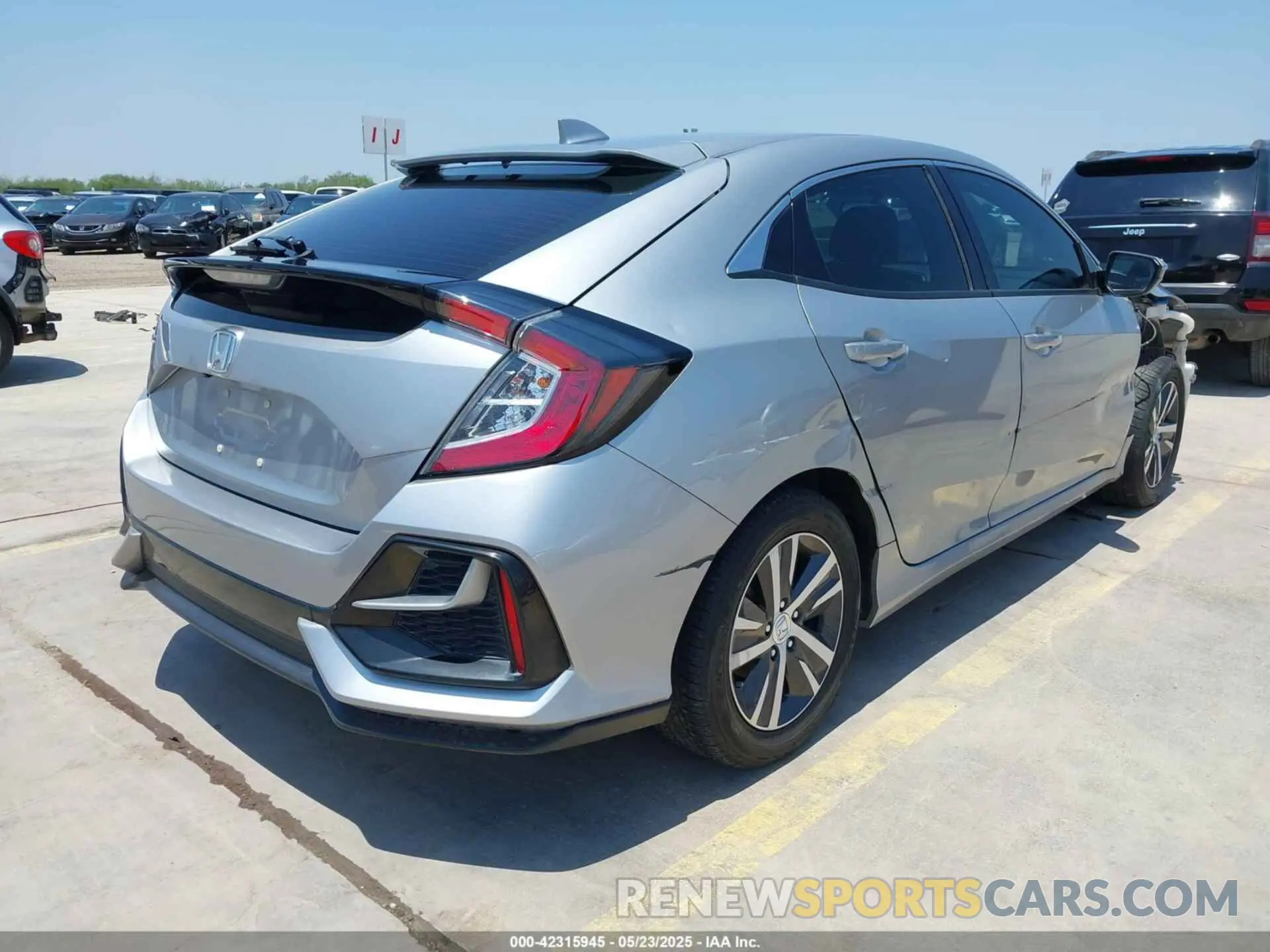 4 Photograph of a damaged car SHHFK7H39LU208703 HONDA CIVIC 2020
