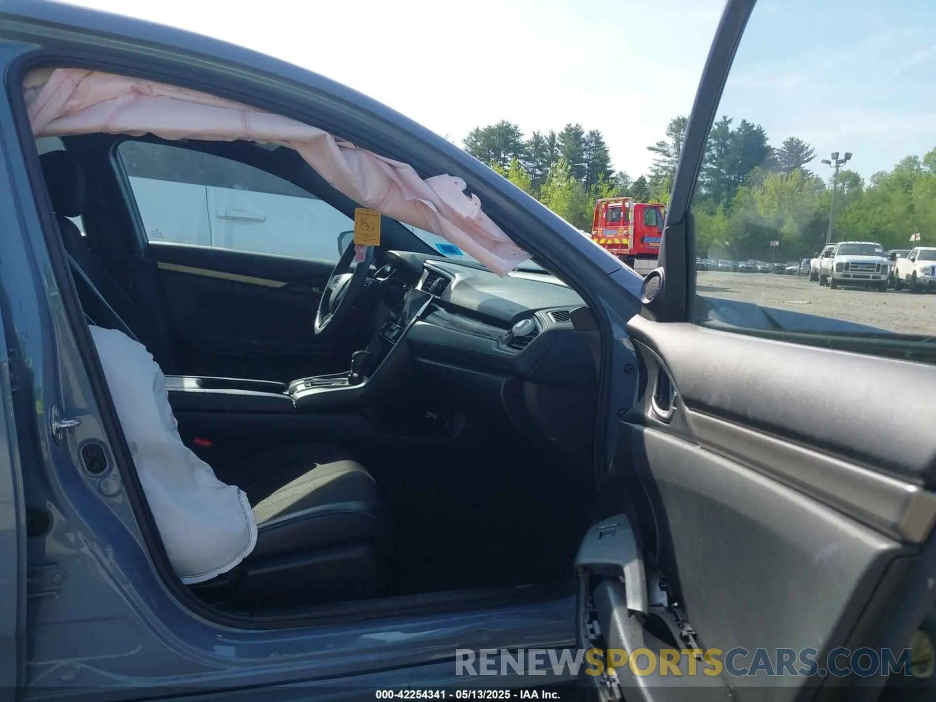 5 Photograph of a damaged car SHHFK7H43LU216756 HONDA CIVIC 2020