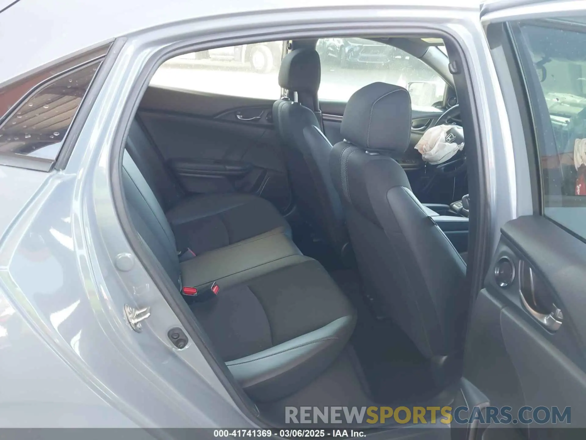 8 Фотография поврежденного автомобиля SHHFK7H44LU220198 HONDA CIVIC 2020