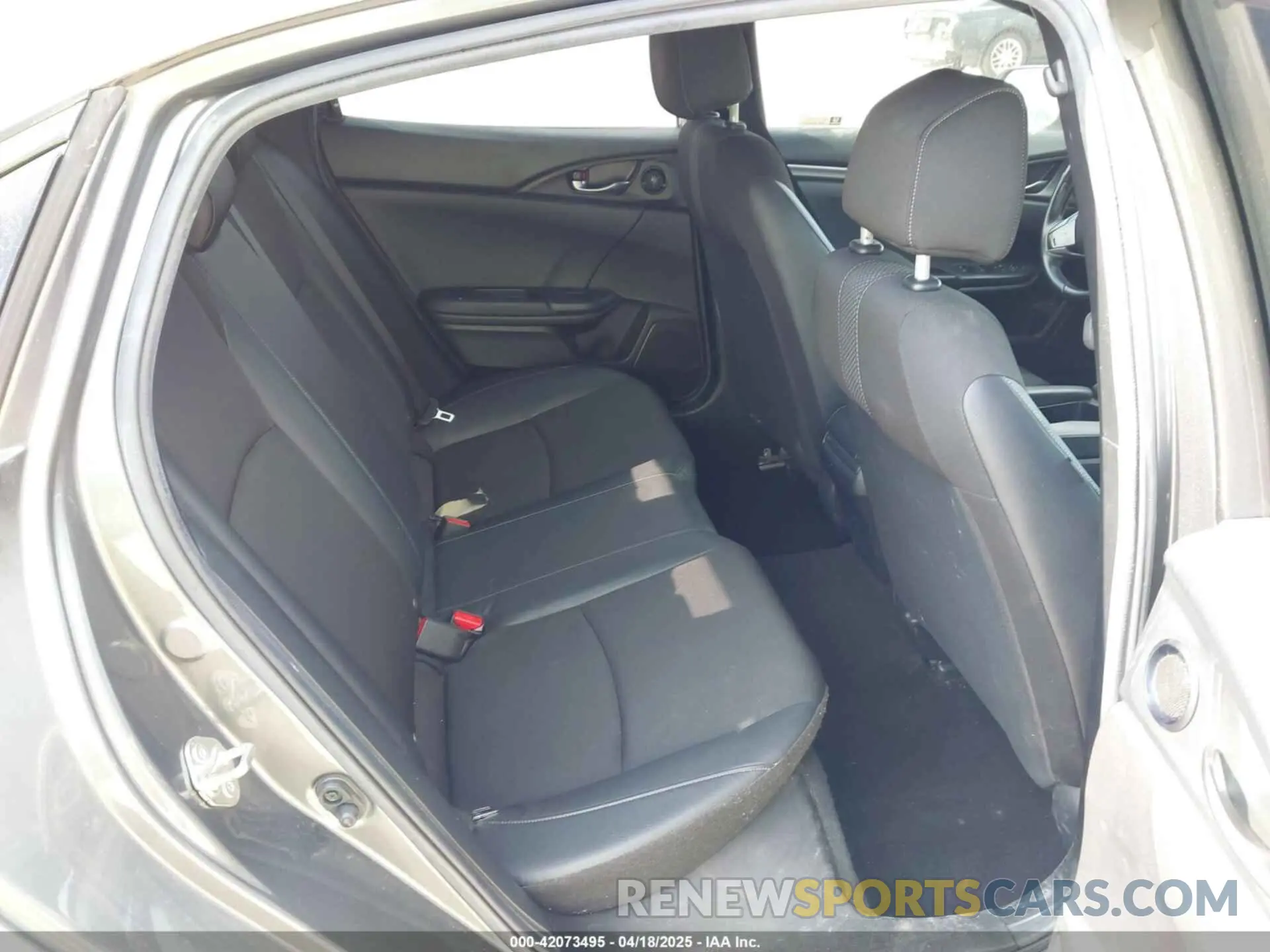 8 Photograph of a damaged car SHHFK7H49LU212257 HONDA CIVIC 2020
