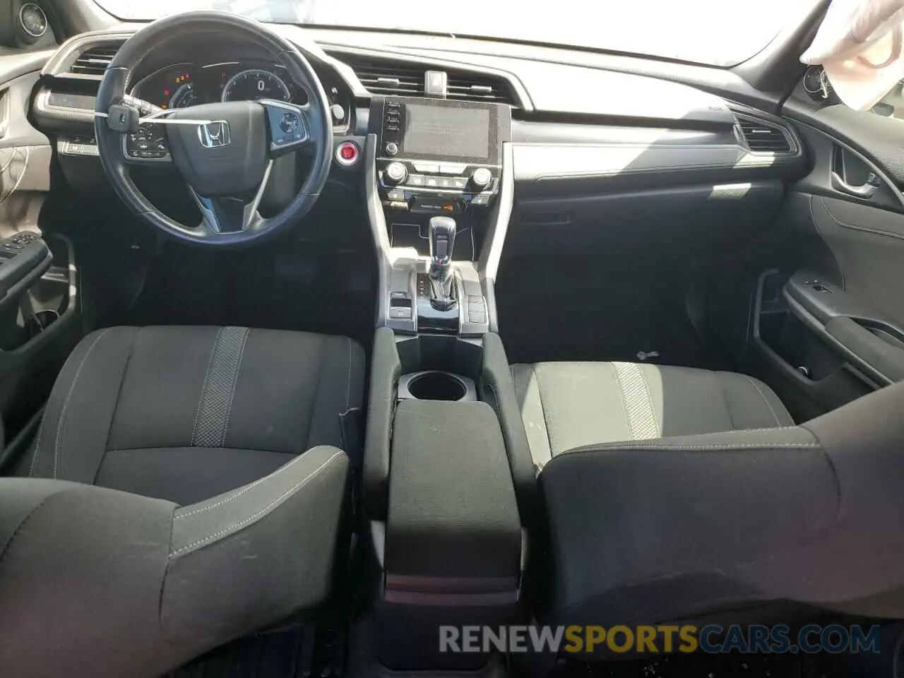 8 Фотография поврежденного автомобиля SHHFK7H60LU202475 HONDA CIVIC 2020