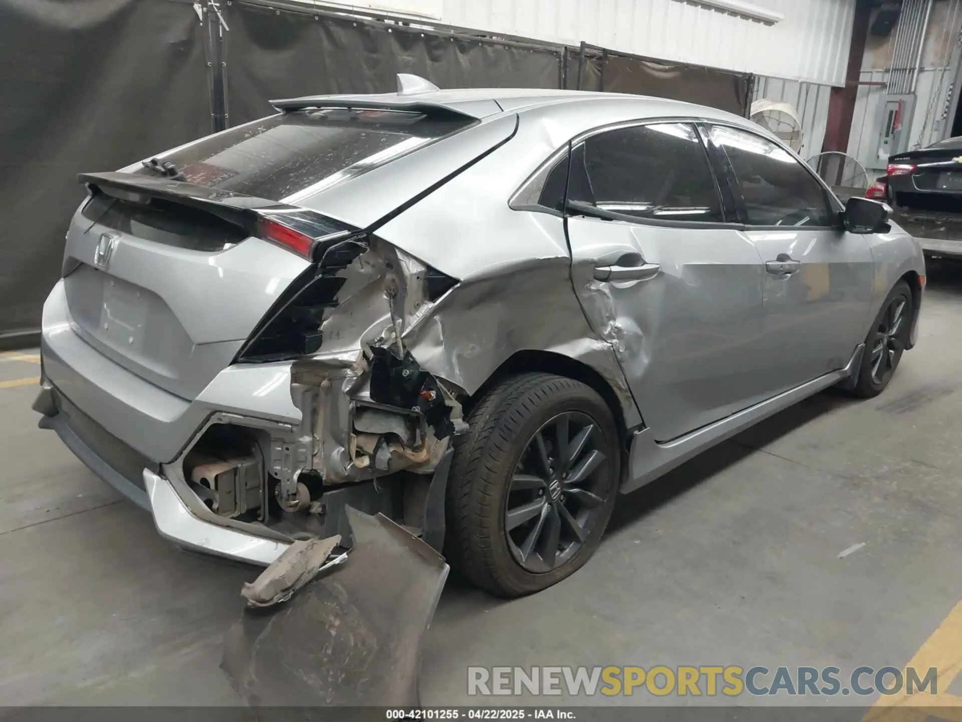 4 Фотография поврежденного автомобиля SHHFK7H8XLU203618 HONDA CIVIC 2020
