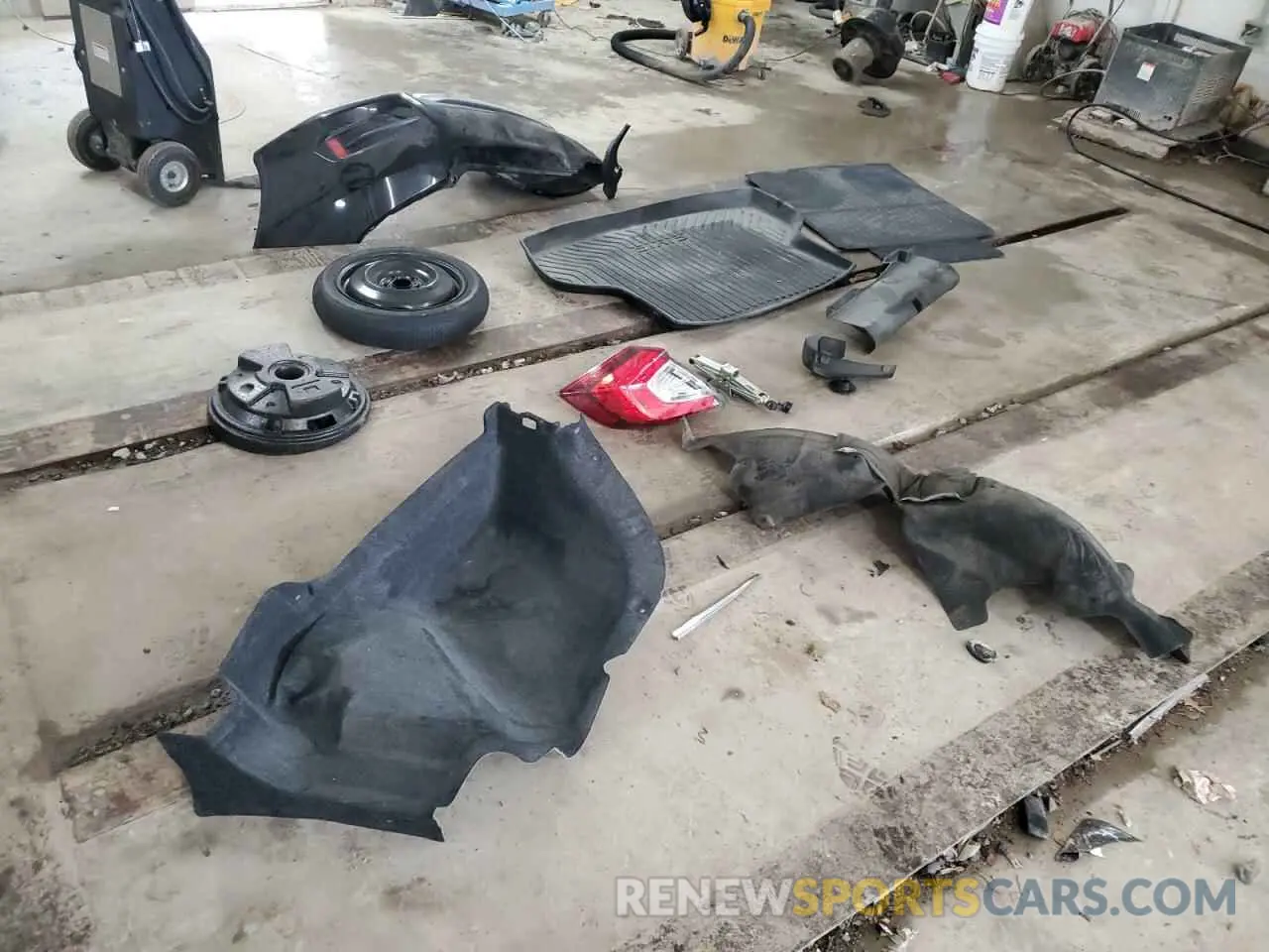 12 Фотография поврежденного автомобиля 19XFC1F30ME004572 HONDA CIVIC 2021