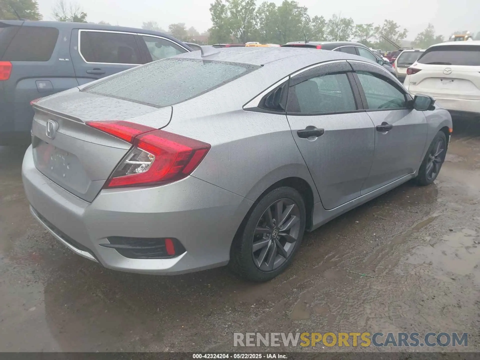 4 Photograph of a damaged car 19XFC1F32ME010244 HONDA CIVIC 2021