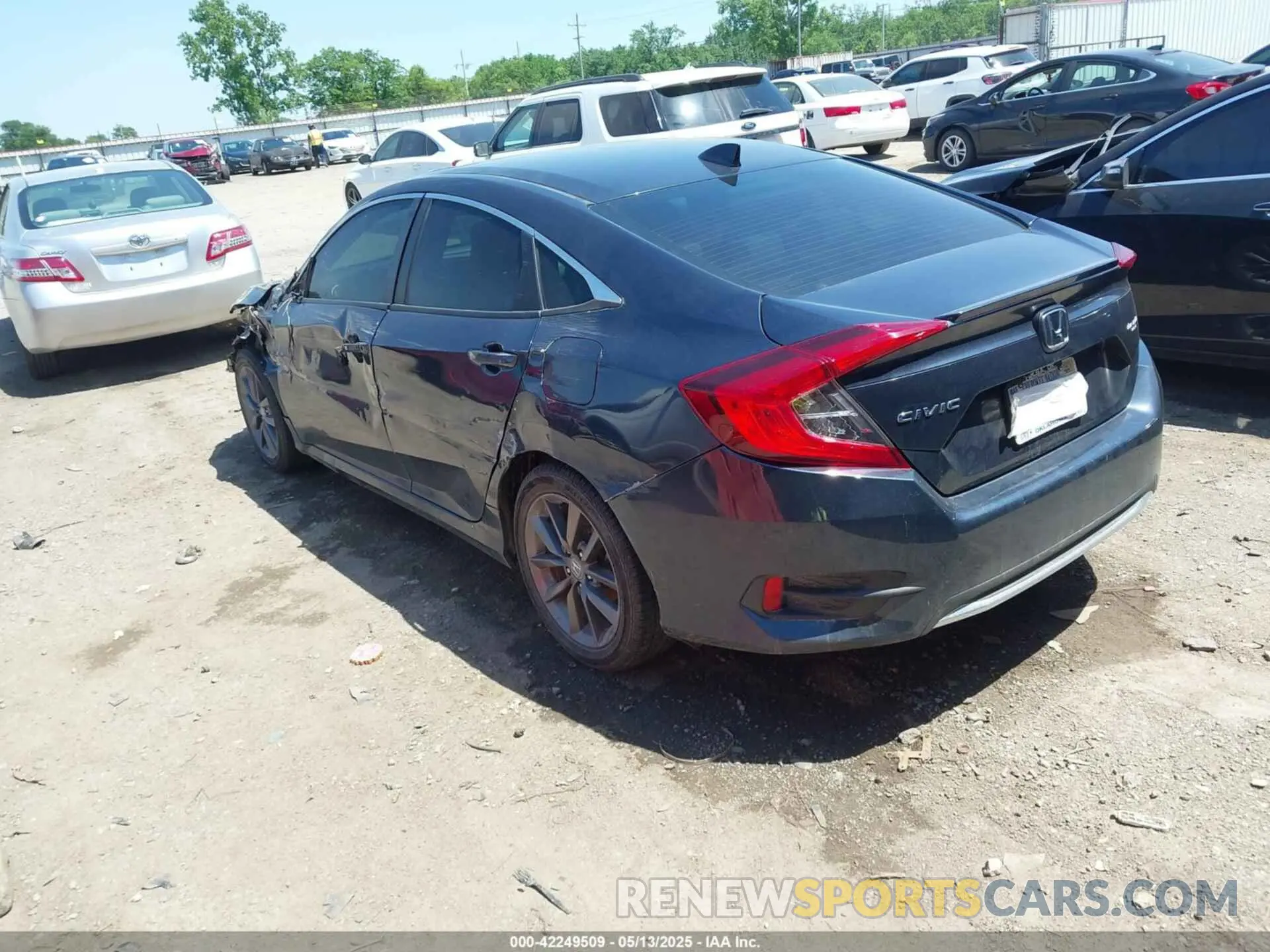 3 Фотография поврежденного автомобиля 19XFC1F36ME001577 HONDA CIVIC 2021