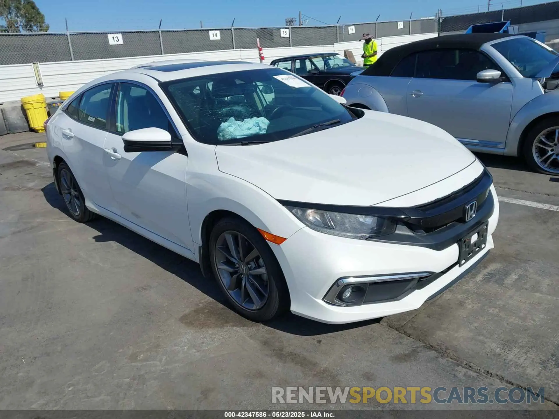 1 Фотография поврежденного автомобиля 19XFC1F73ME202145 HONDA CIVIC 2021