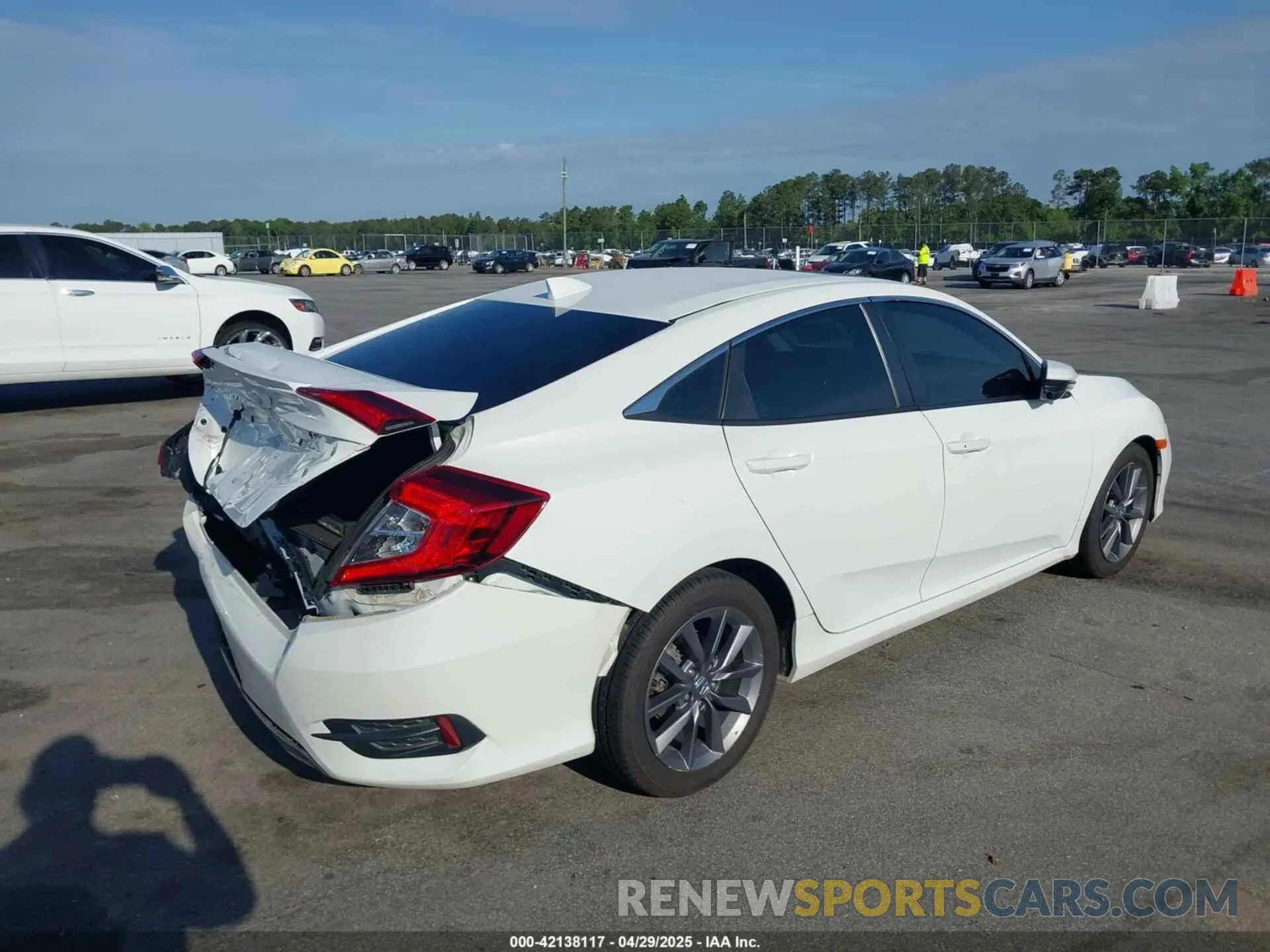 4 Photograph of a damaged car 19XFC1F75ME002206 HONDA CIVIC 2021
