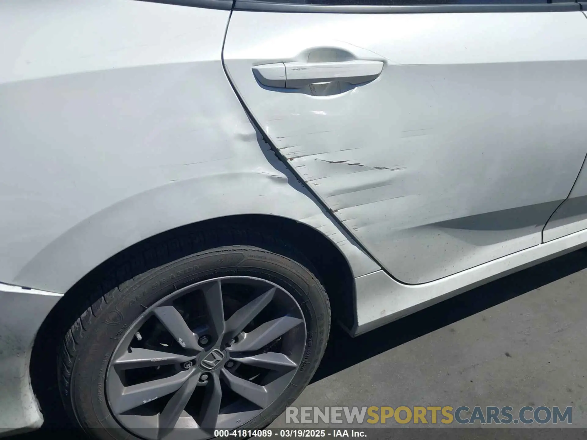 18 Photograph of a damaged car 19XFC1F79ME209522 HONDA CIVIC 2021