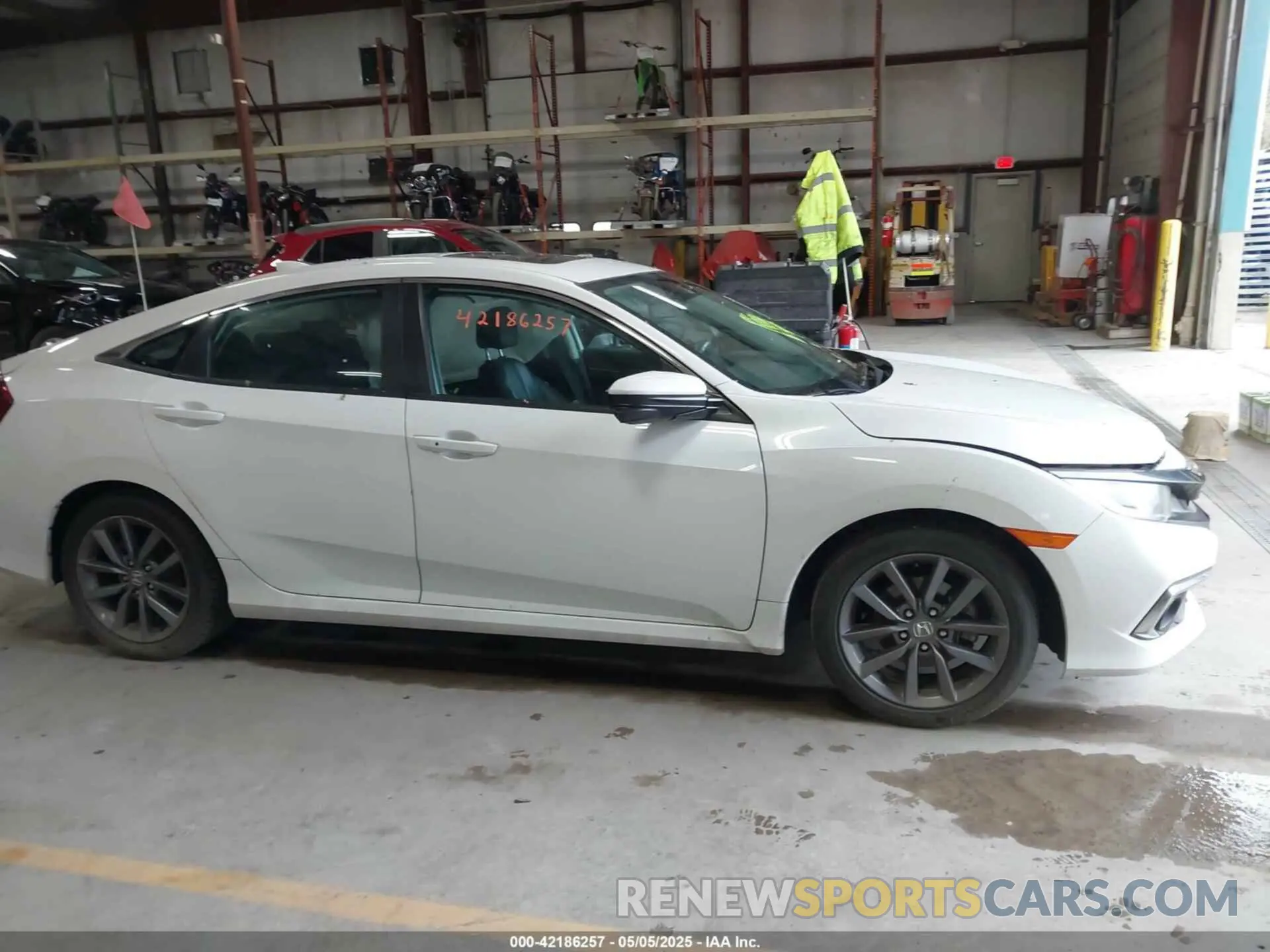 13 Photograph of a damaged car 19XFC1F7XME202207 HONDA CIVIC 2021