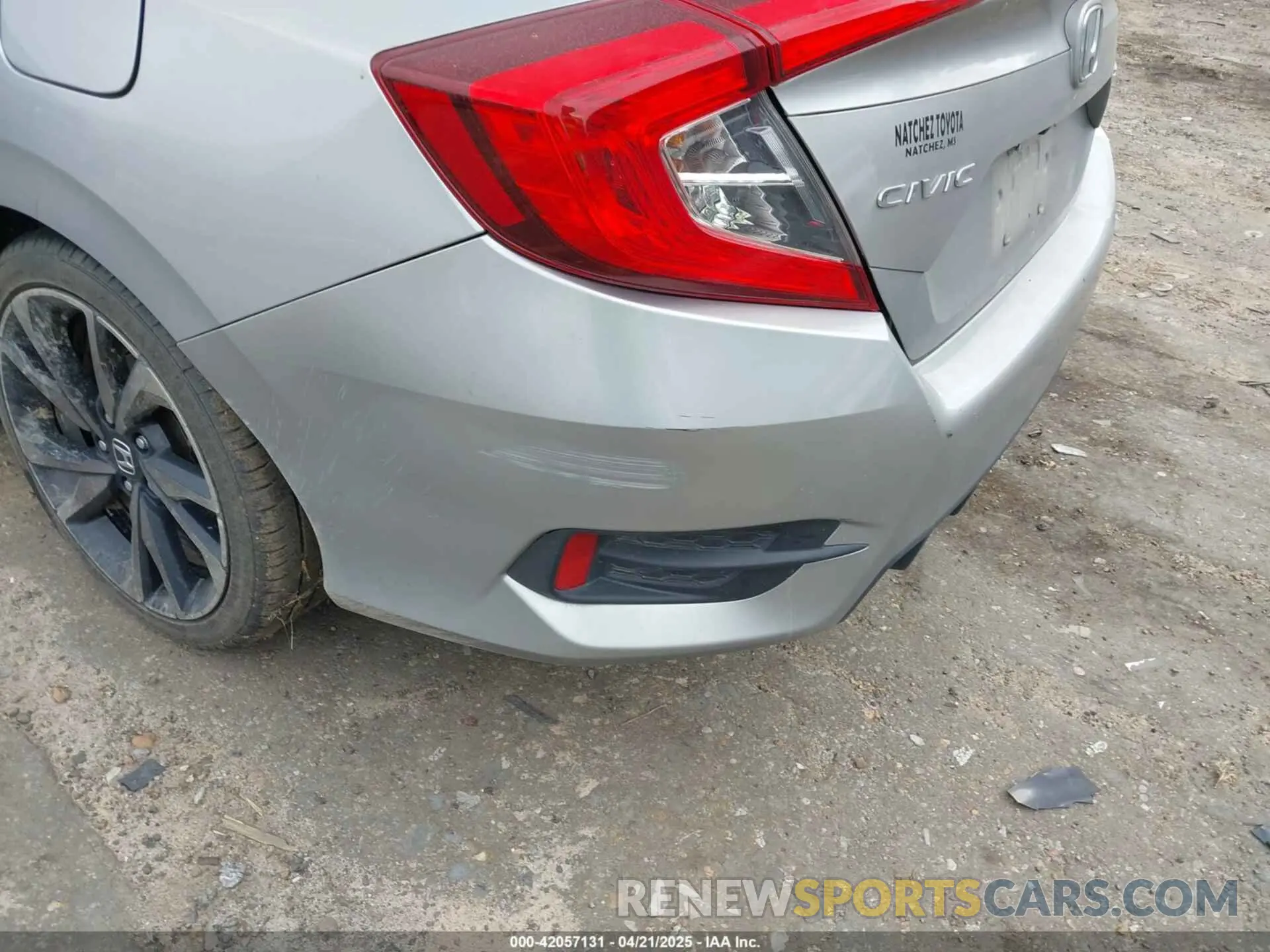 17 Photograph of a damaged car 19XFC2F89ME003745 HONDA CIVIC 2021