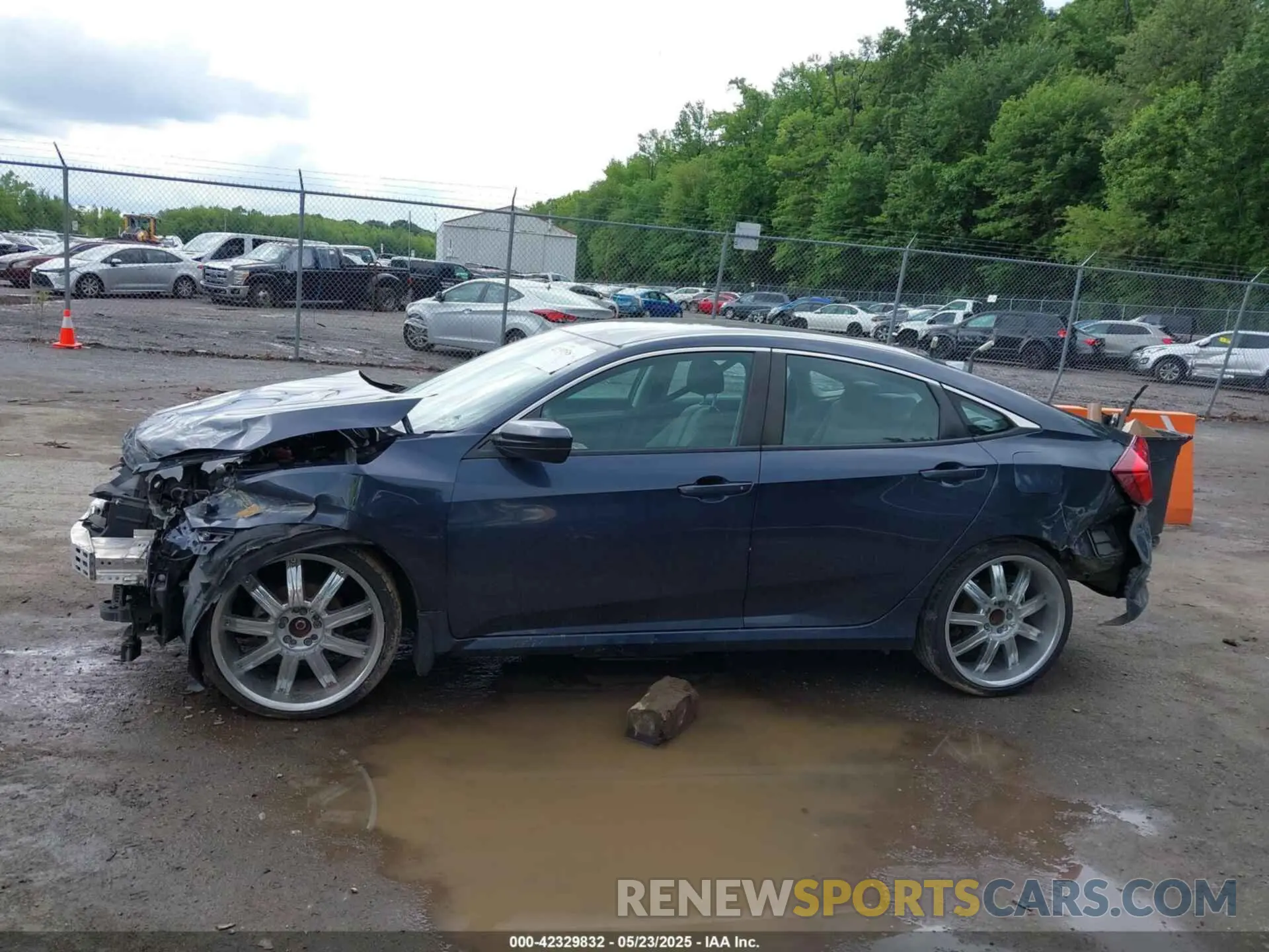 14 Photograph of a damaged car 2HGFC2F69MH503022 HONDA CIVIC 2021