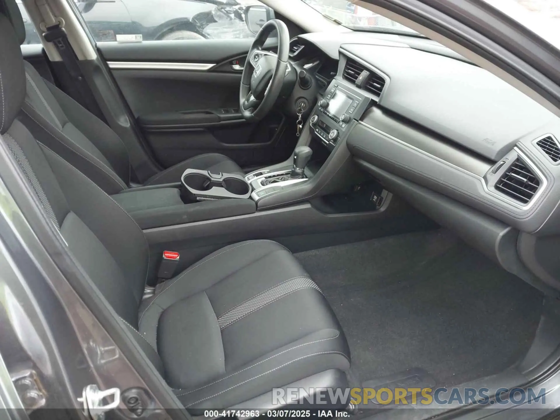 5 Photograph of a damaged car 2HGFC2F6XMH500937 HONDA CIVIC 2021
