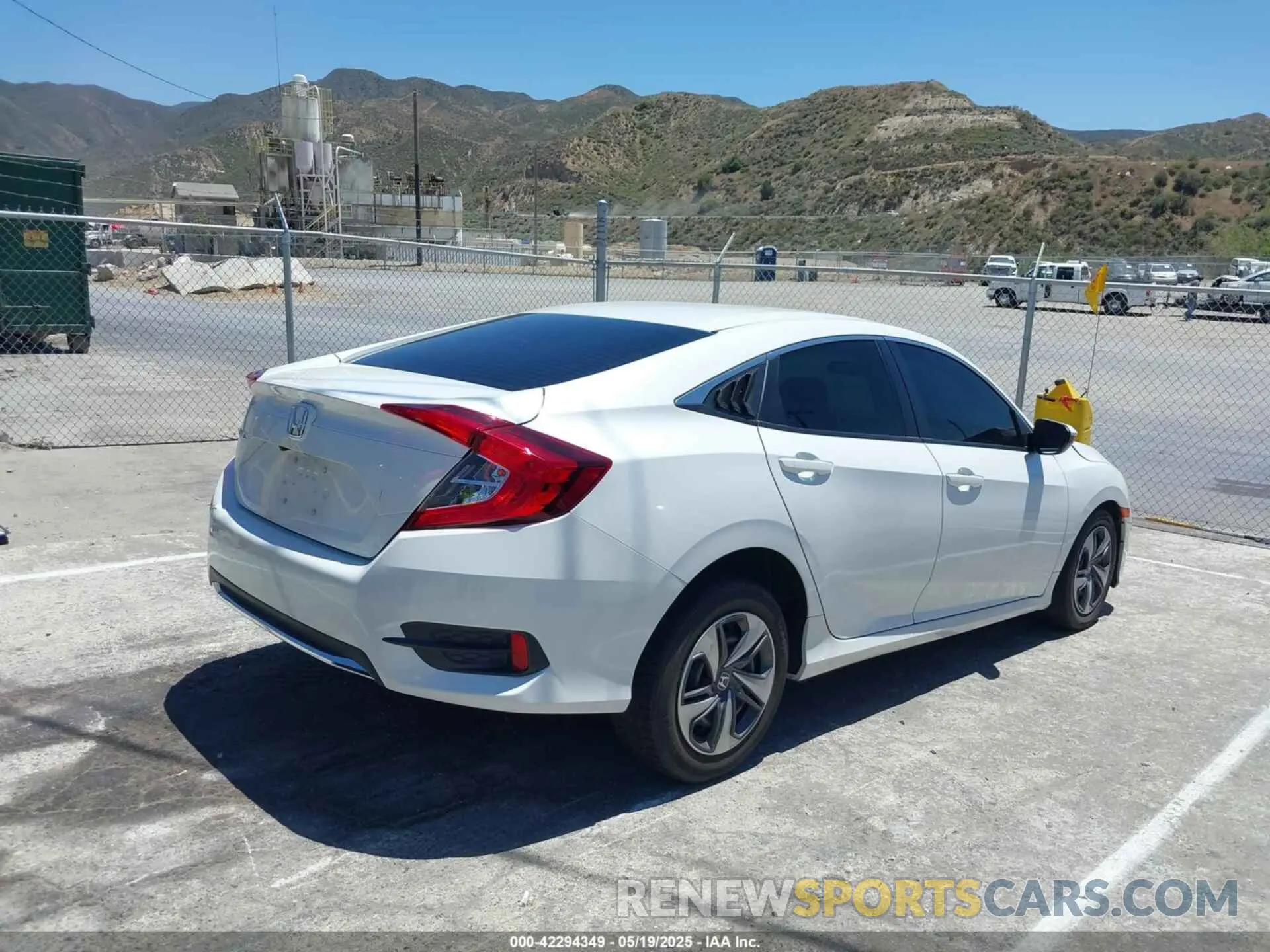 4 Photograph of a damaged car 2HGFC2F6XMH506592 HONDA CIVIC 2021