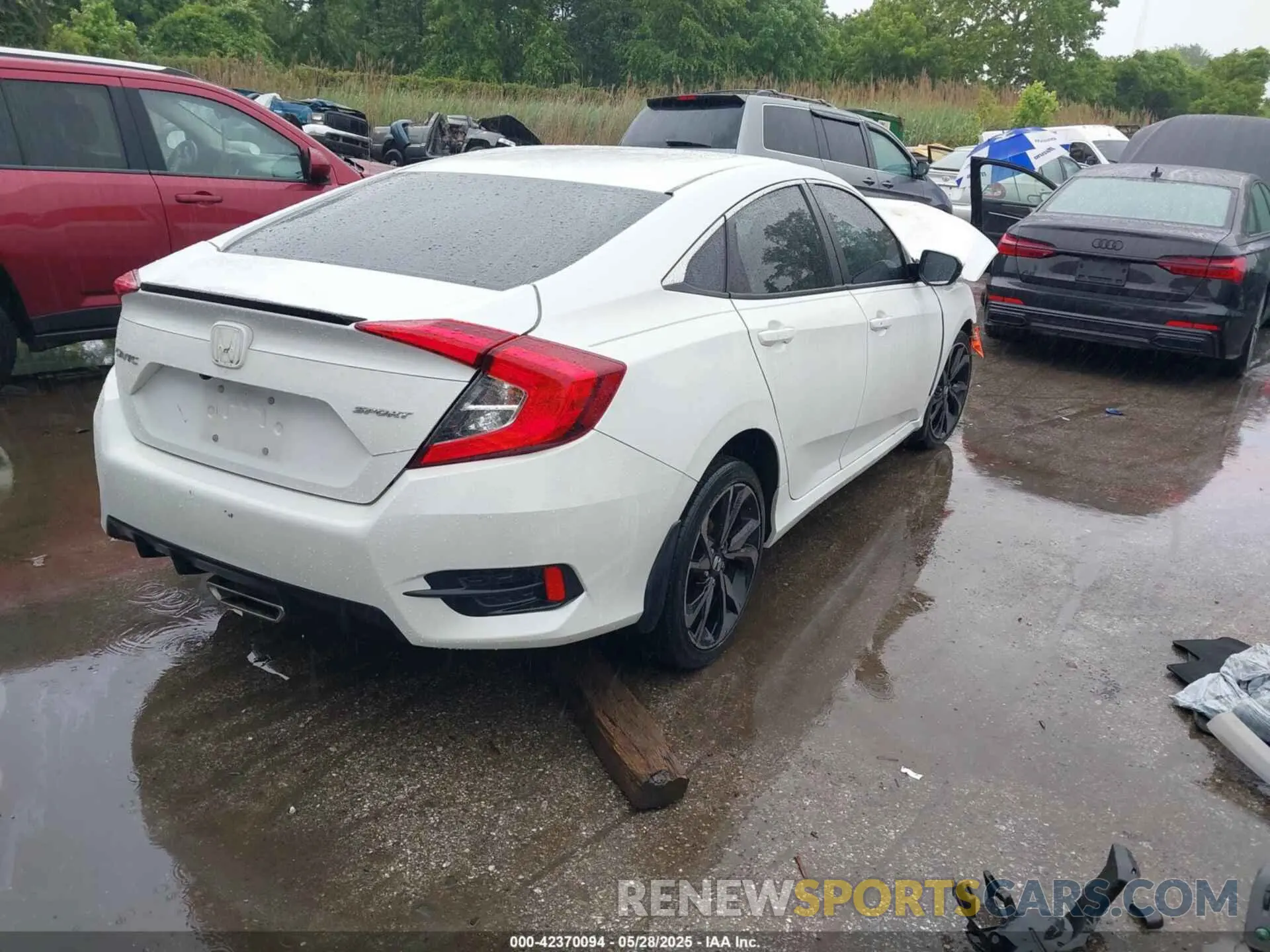 4 Photograph of a damaged car 2HGFC2F81MH522388 HONDA CIVIC 2021