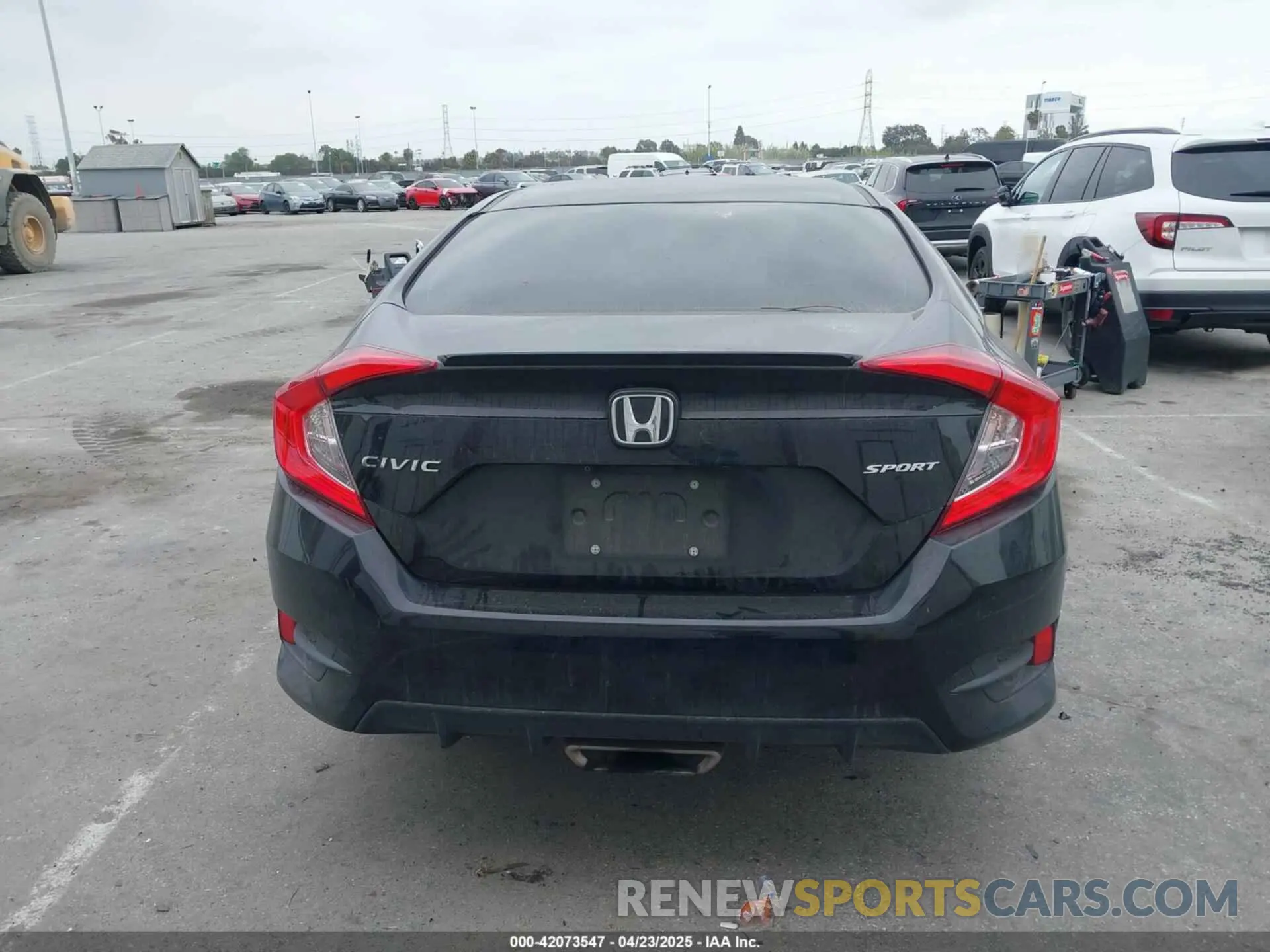 17 Photograph of a damaged car 2HGFC2F81MH534850 HONDA CIVIC 2021