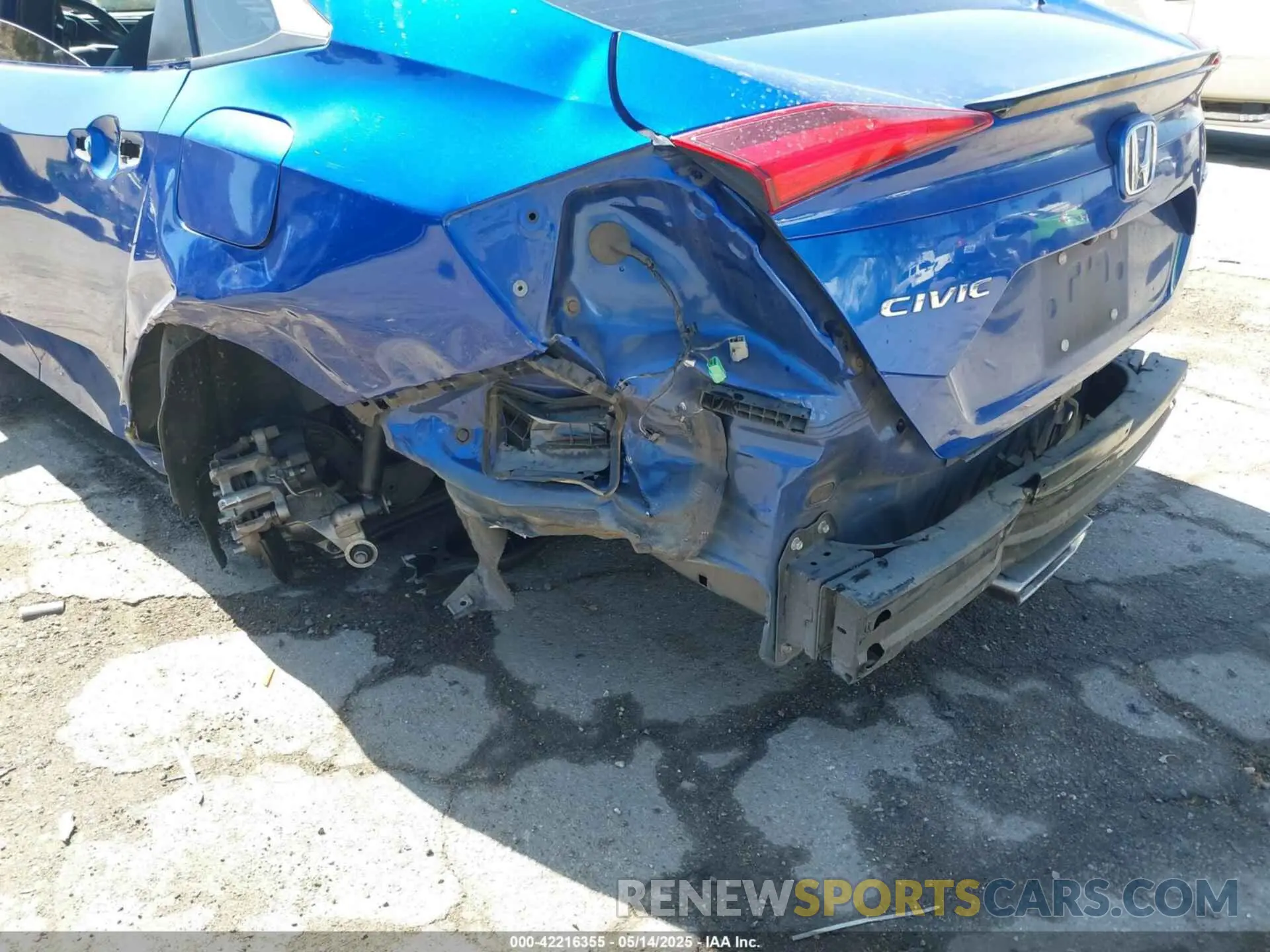 18 Photograph of a damaged car 2HGFC2F88MH547546 HONDA CIVIC 2021