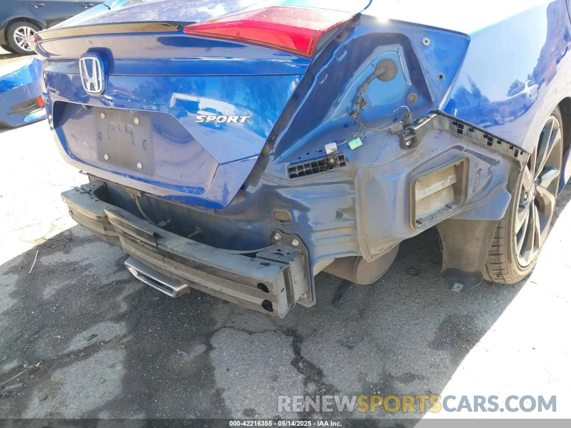 19 Photograph of a damaged car 2HGFC2F88MH547546 HONDA CIVIC 2021