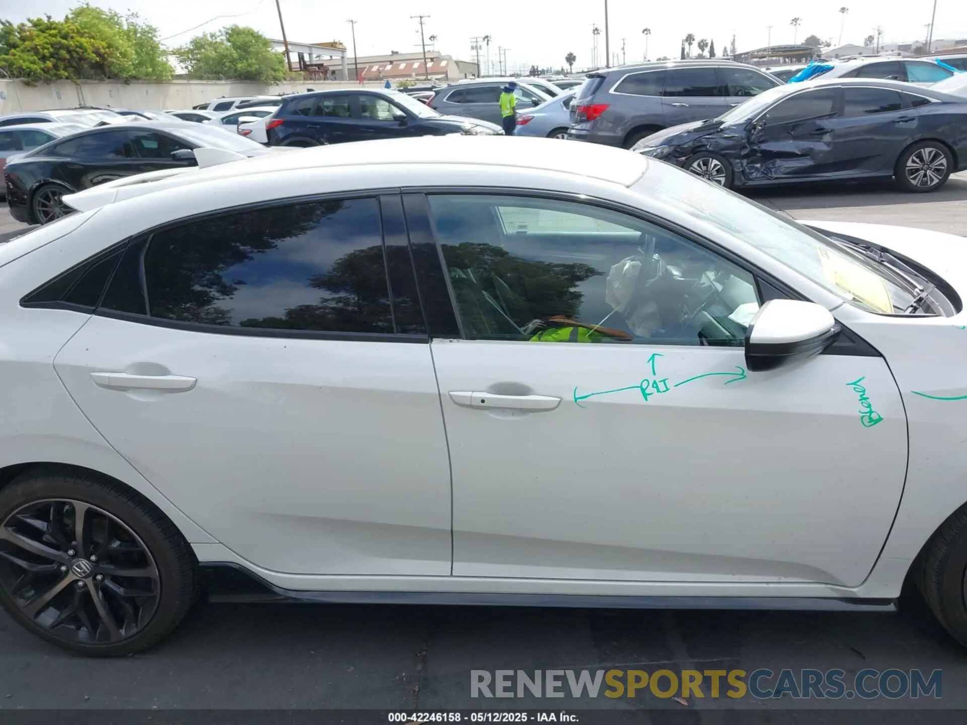 14 Photograph of a damaged car SHHFK7H44MU407751 HONDA CIVIC 2021