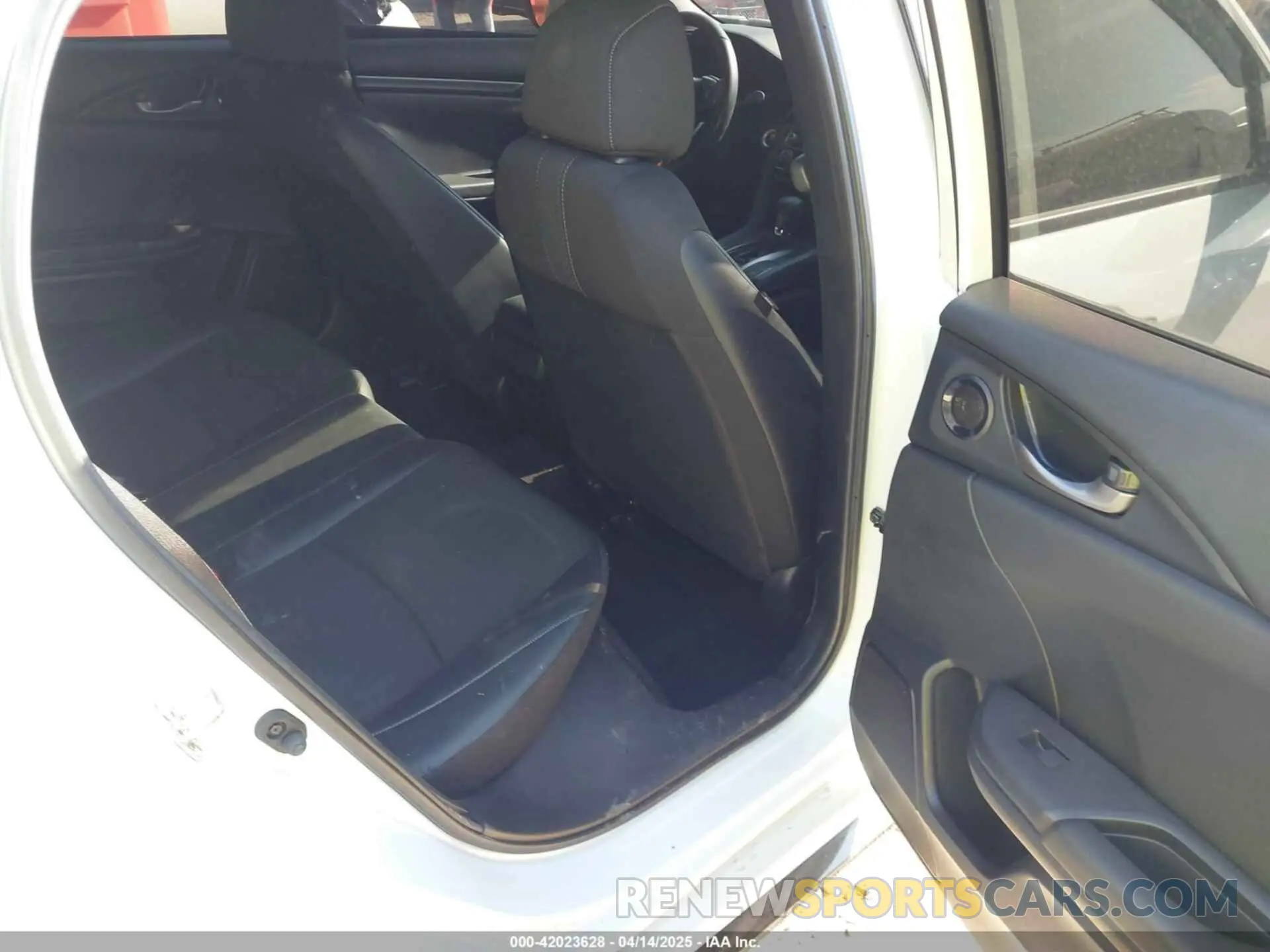 8 Photograph of a damaged car SHHFK7H49MU209084 HONDA CIVIC 2021