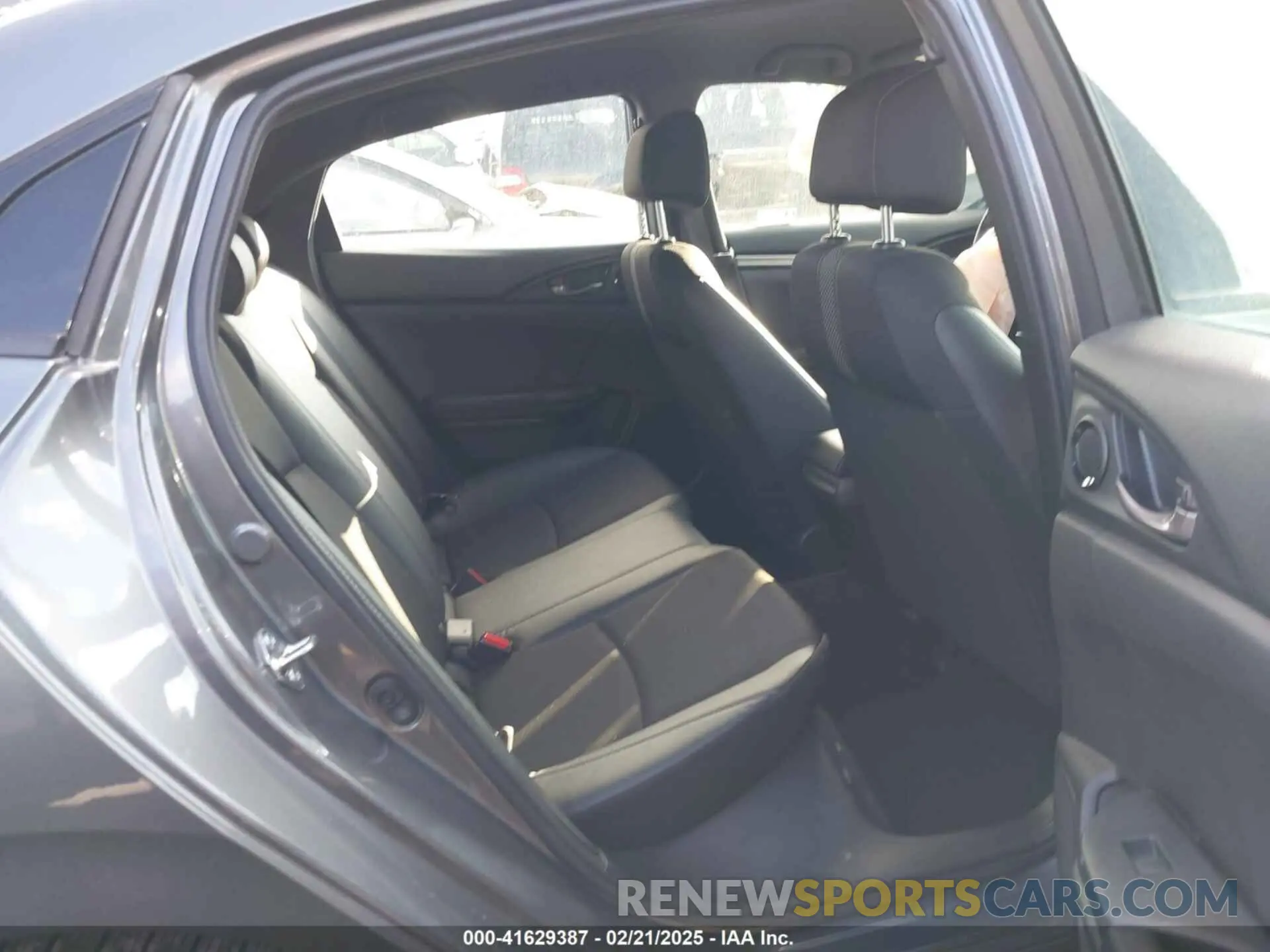 8 Photograph of a damaged car SHHFK7H49MU210414 HONDA CIVIC 2021