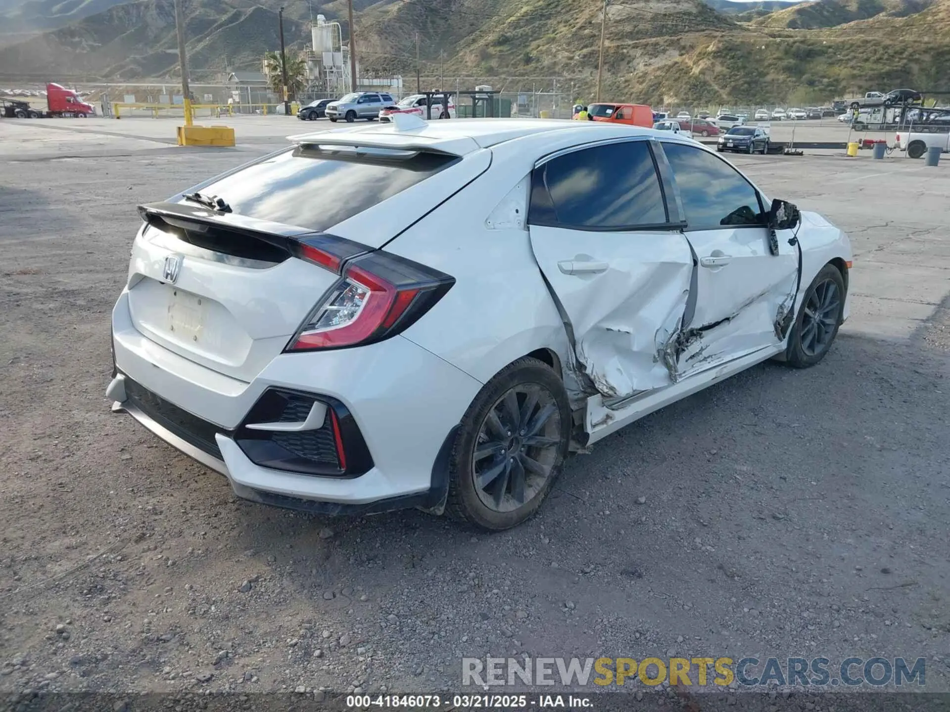 4 Photograph of a damaged car SHHFK7H65MU404956 HONDA CIVIC 2021