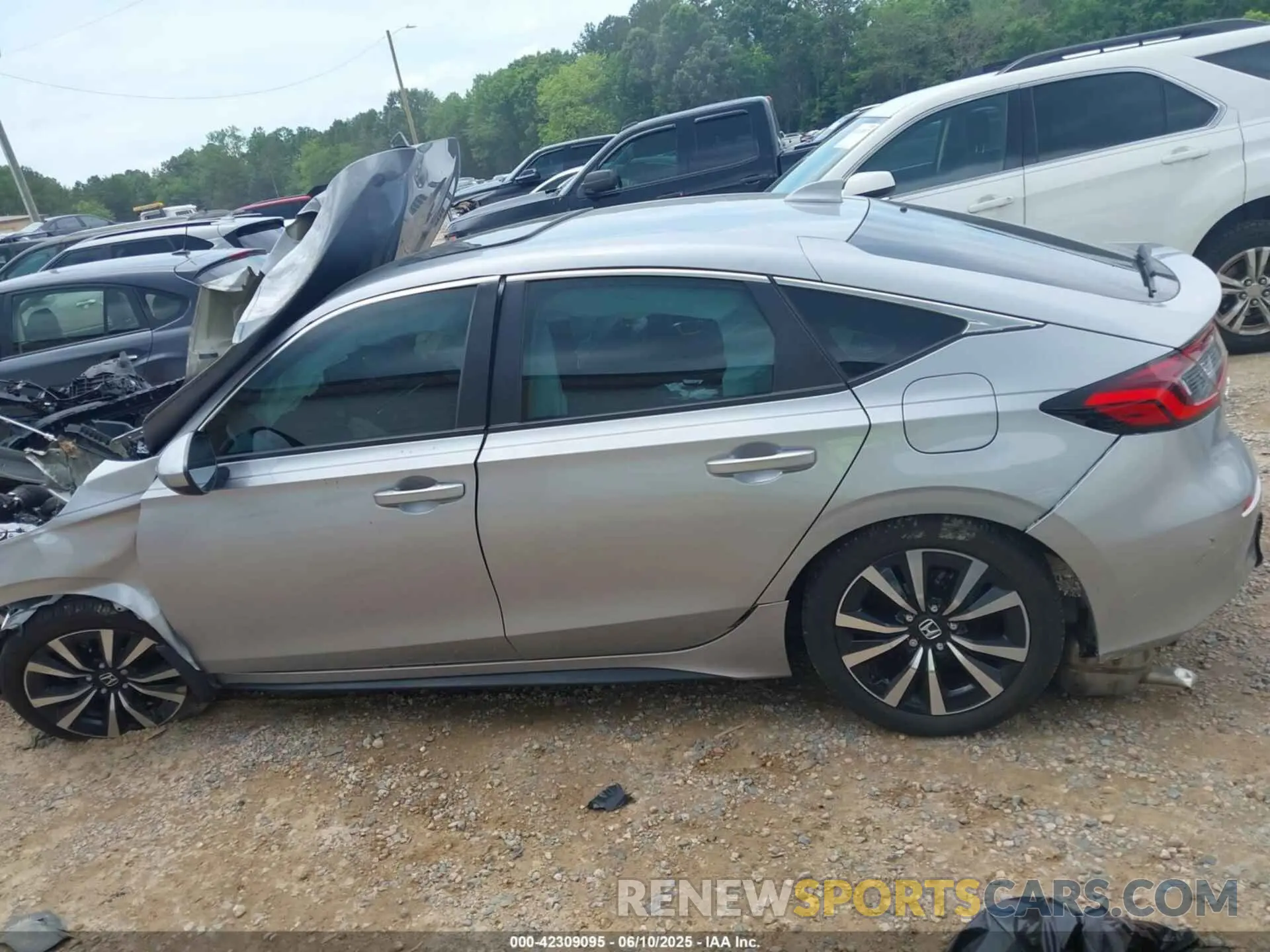 13 Photograph of a damaged car 19XFL1H71NE003643 HONDA CIVIC 2022