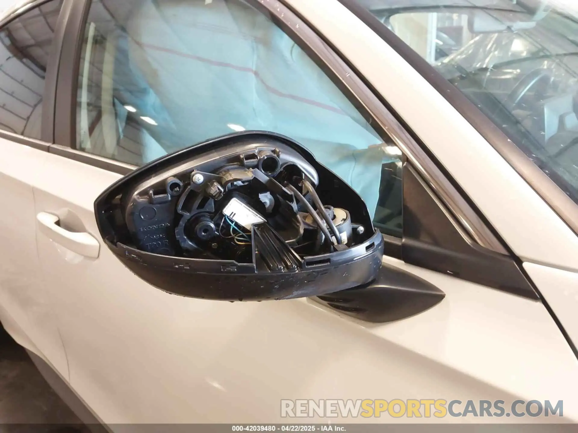 19 Photograph of a damaged car 19XFL1H71NE011984 HONDA CIVIC 2022