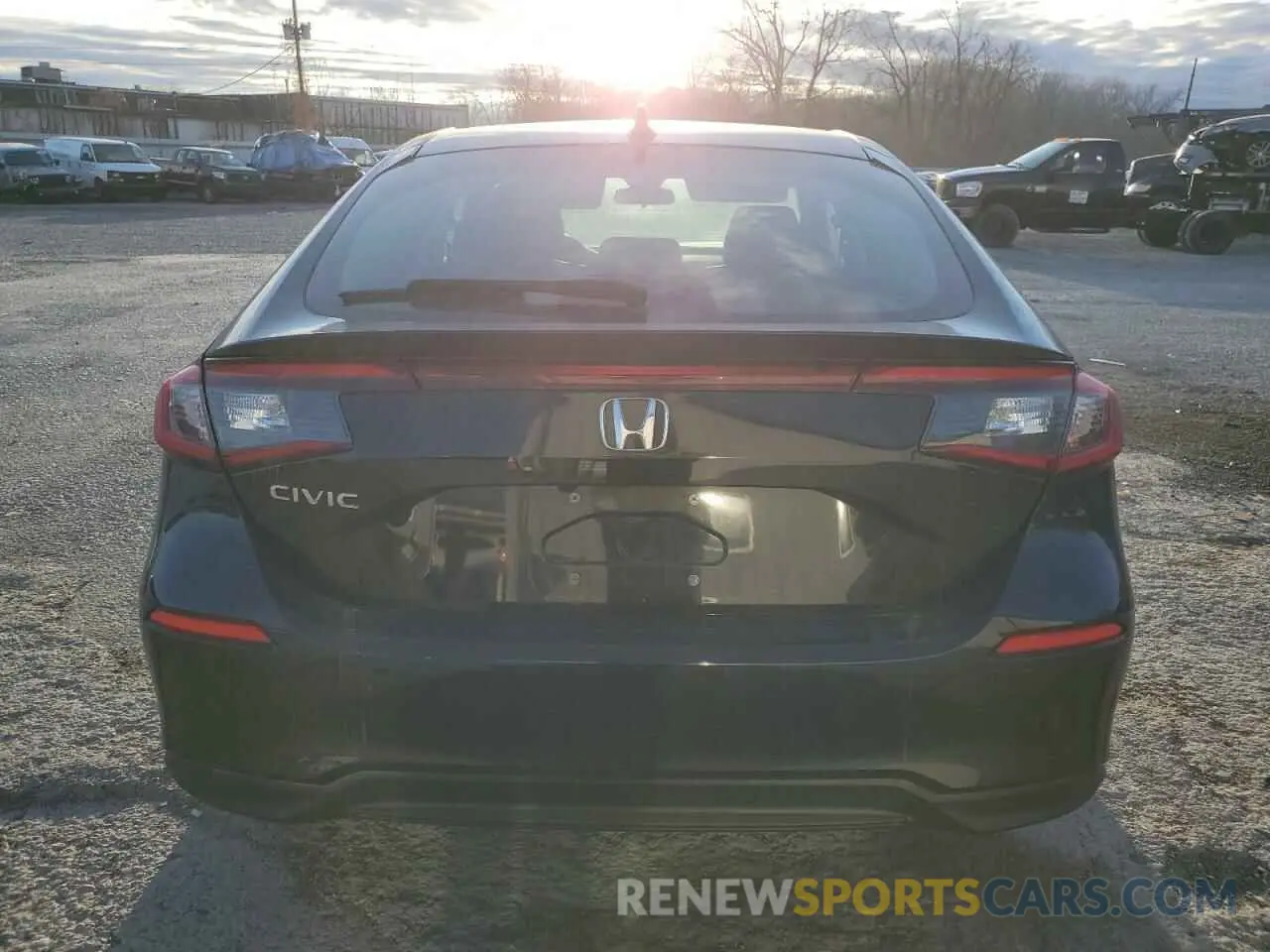 6 Photograph of a damaged car 19XFL1H71NE012245 HONDA CIVIC 2022