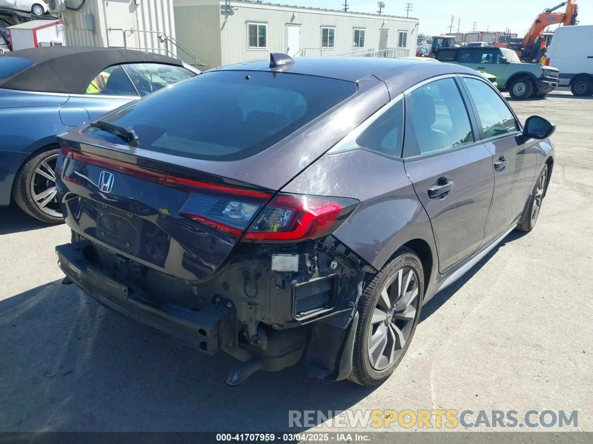 4 Photograph of a damaged car 19XFL1H72NE012206 HONDA CIVIC 2022