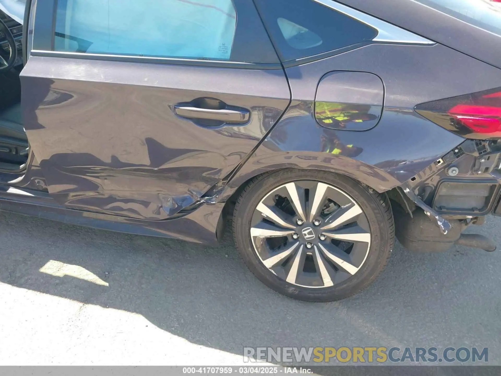 6 Photograph of a damaged car 19XFL1H72NE012206 HONDA CIVIC 2022