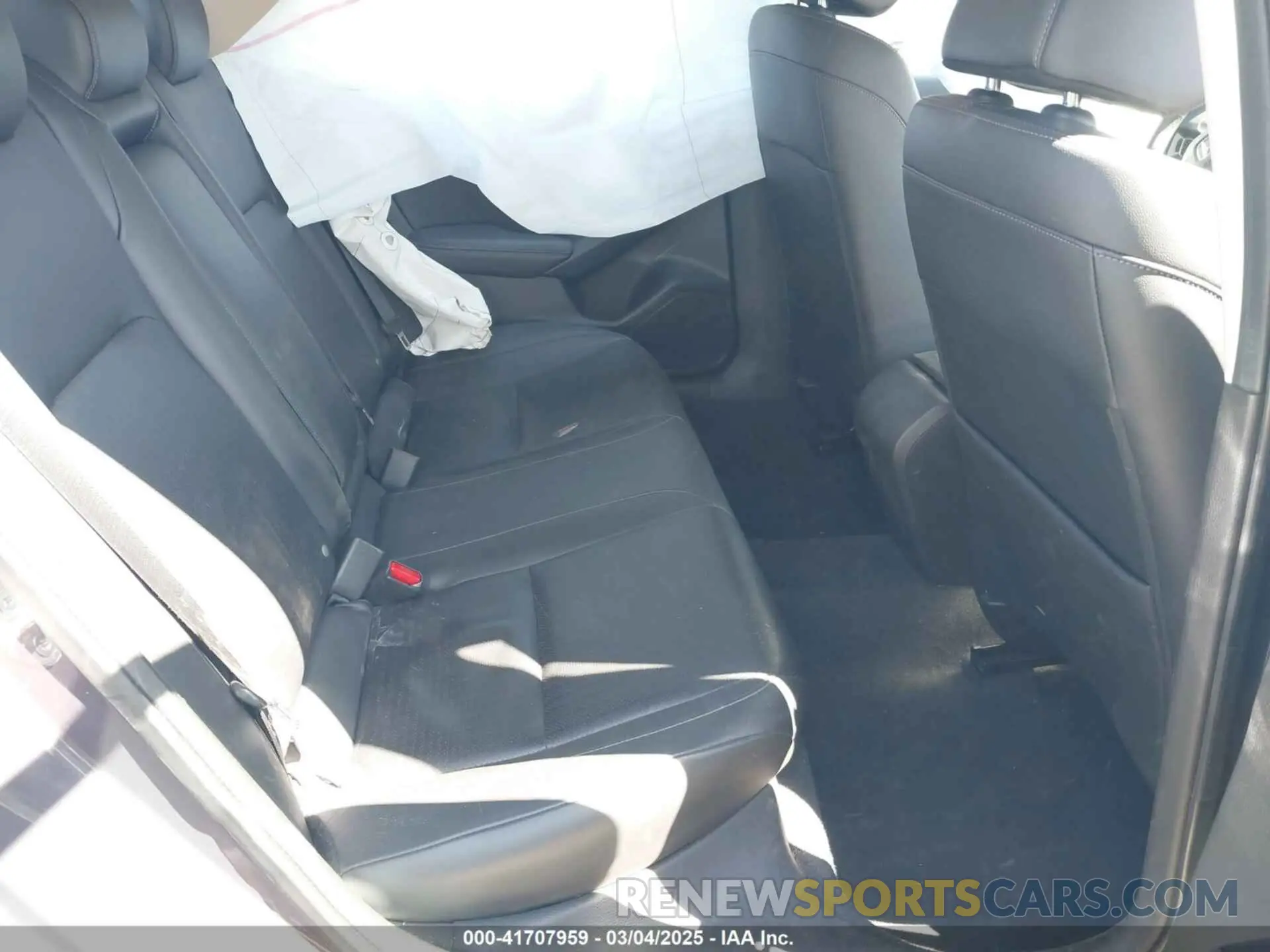 8 Photograph of a damaged car 19XFL1H72NE012206 HONDA CIVIC 2022