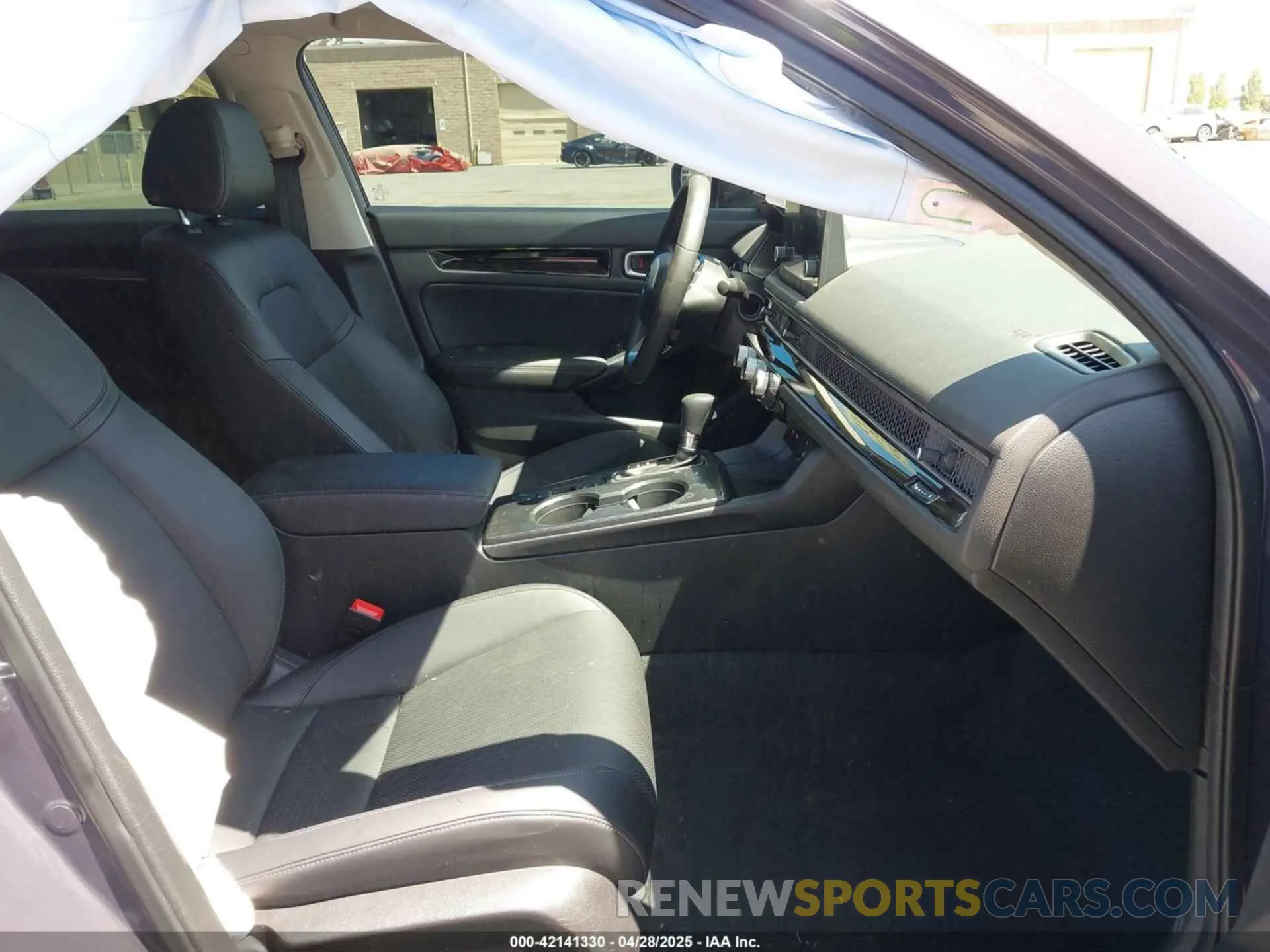 5 Photograph of a damaged car 19XFL1H72NE020936 HONDA CIVIC 2022