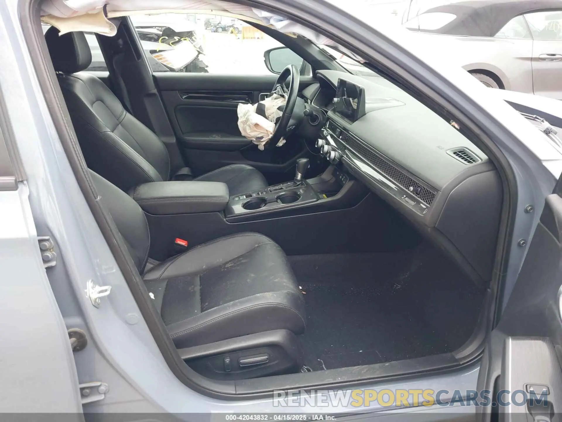 5 Photograph of a damaged car 19XFL1H81NE023917 HONDA CIVIC 2022