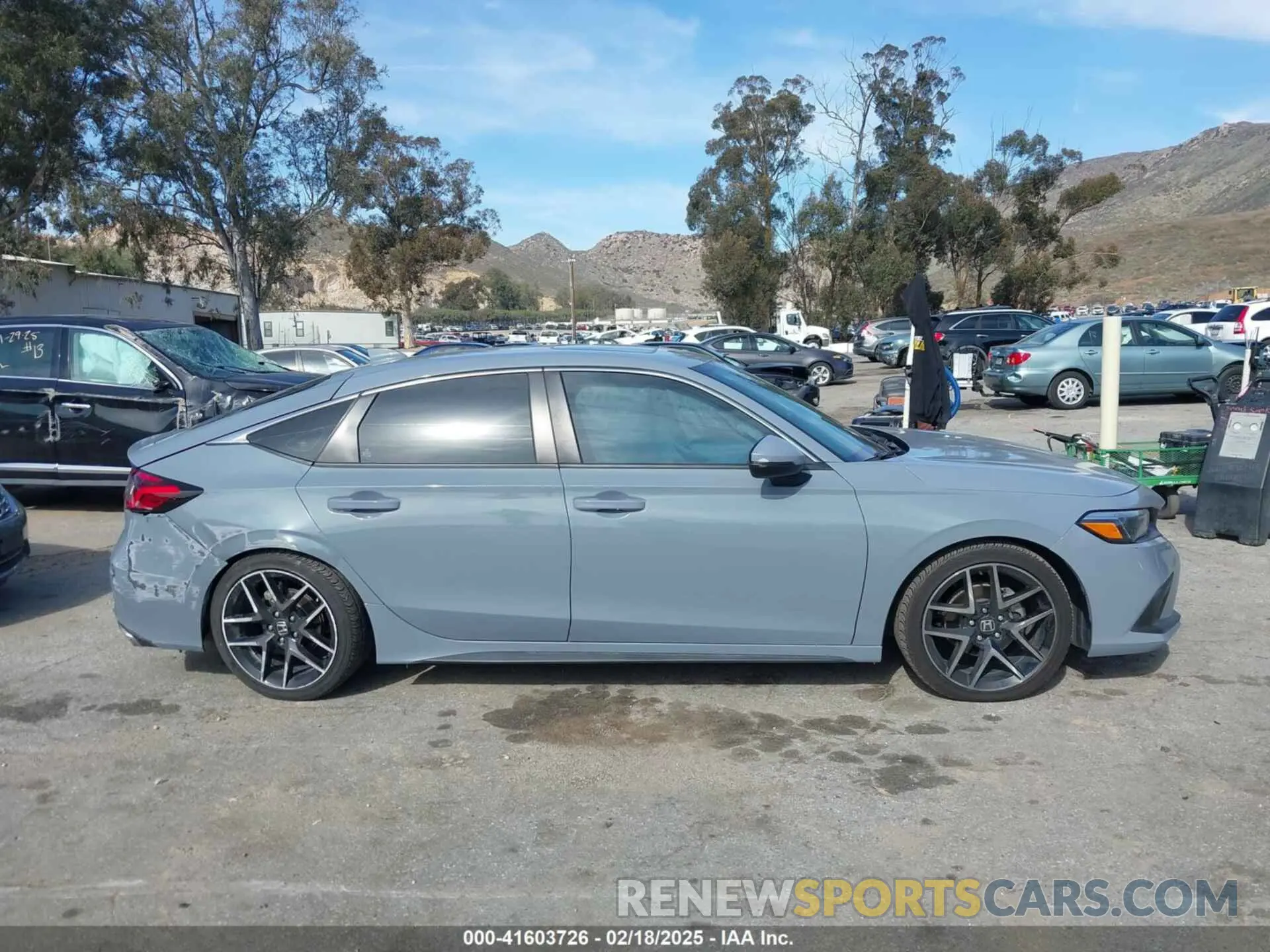 14 Photograph of a damaged car 19XFL1H85NE005842 HONDA CIVIC 2022